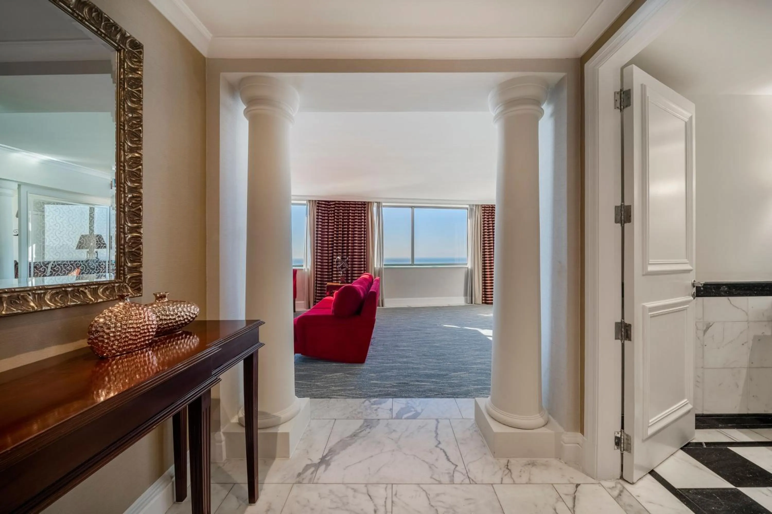 Photo of the whole room in JW Marriott Rio de Janeiro