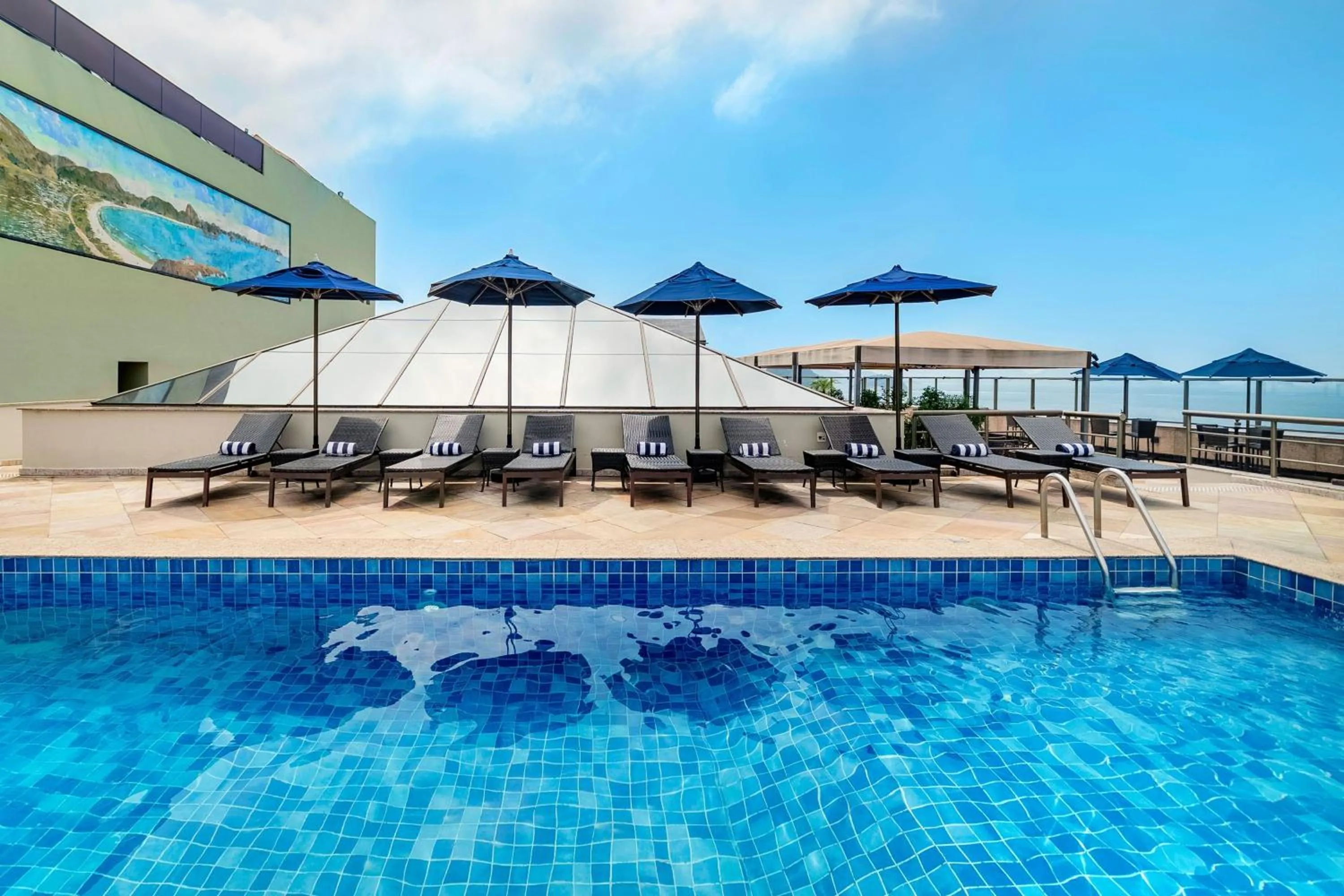 Swimming pool in JW Marriott Rio de Janeiro