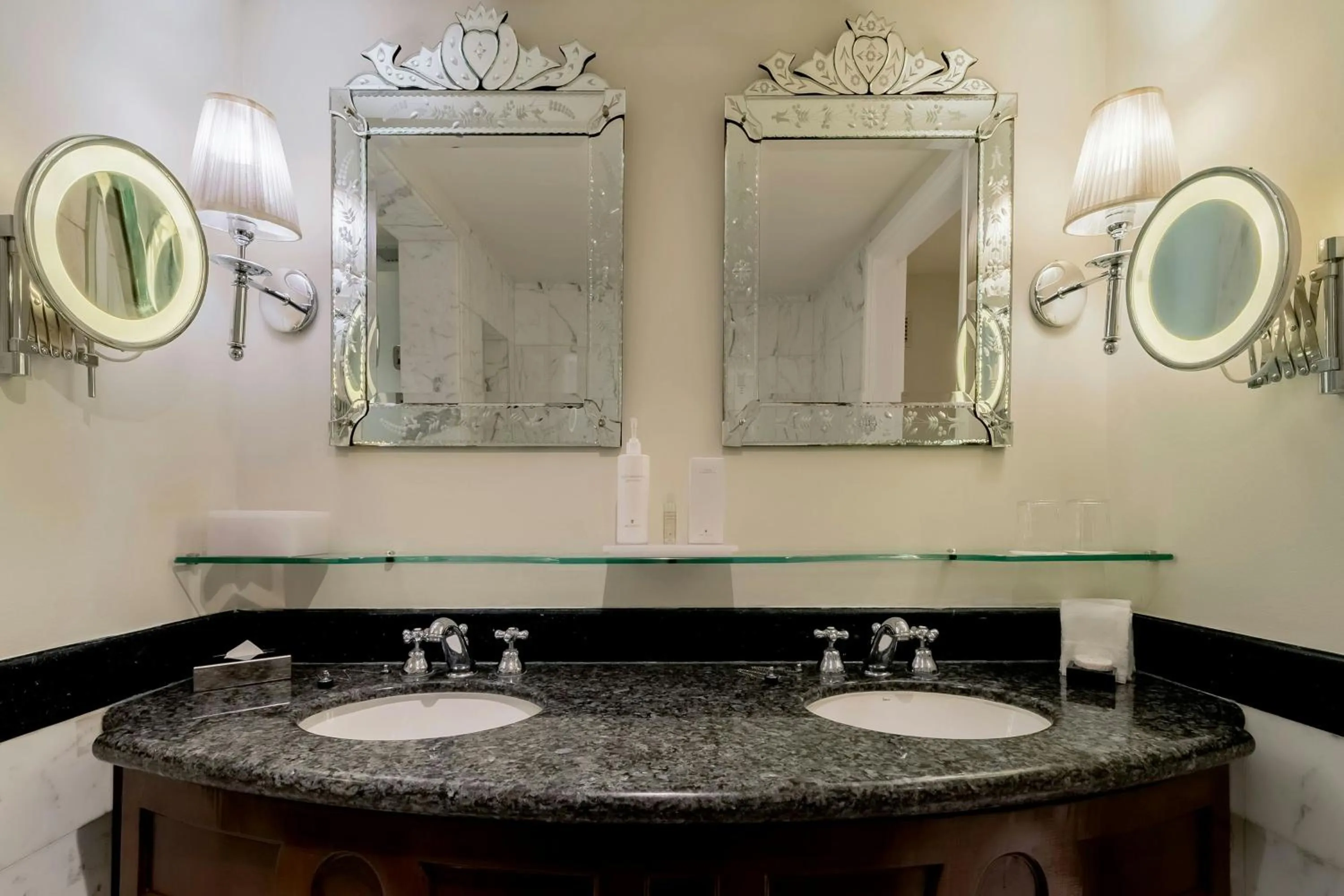 Photo of the whole room in JW Marriott Rio de Janeiro