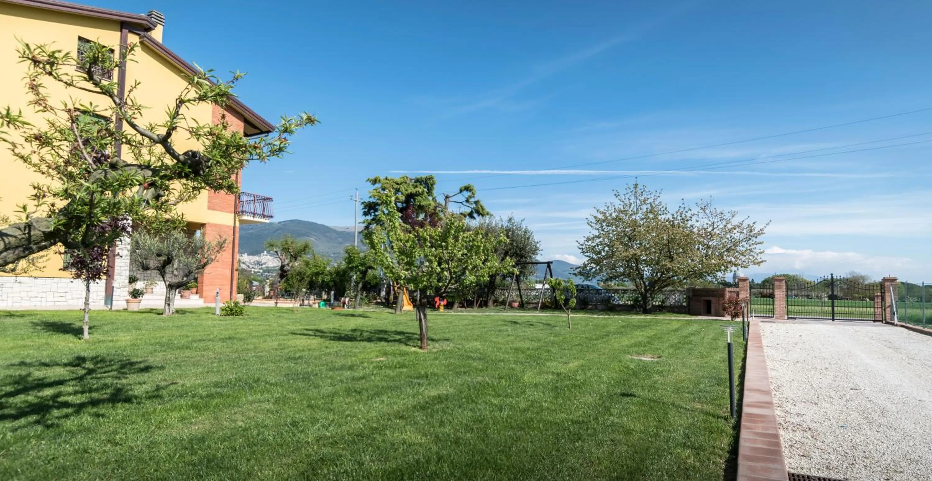 Property building in Camere Mariella