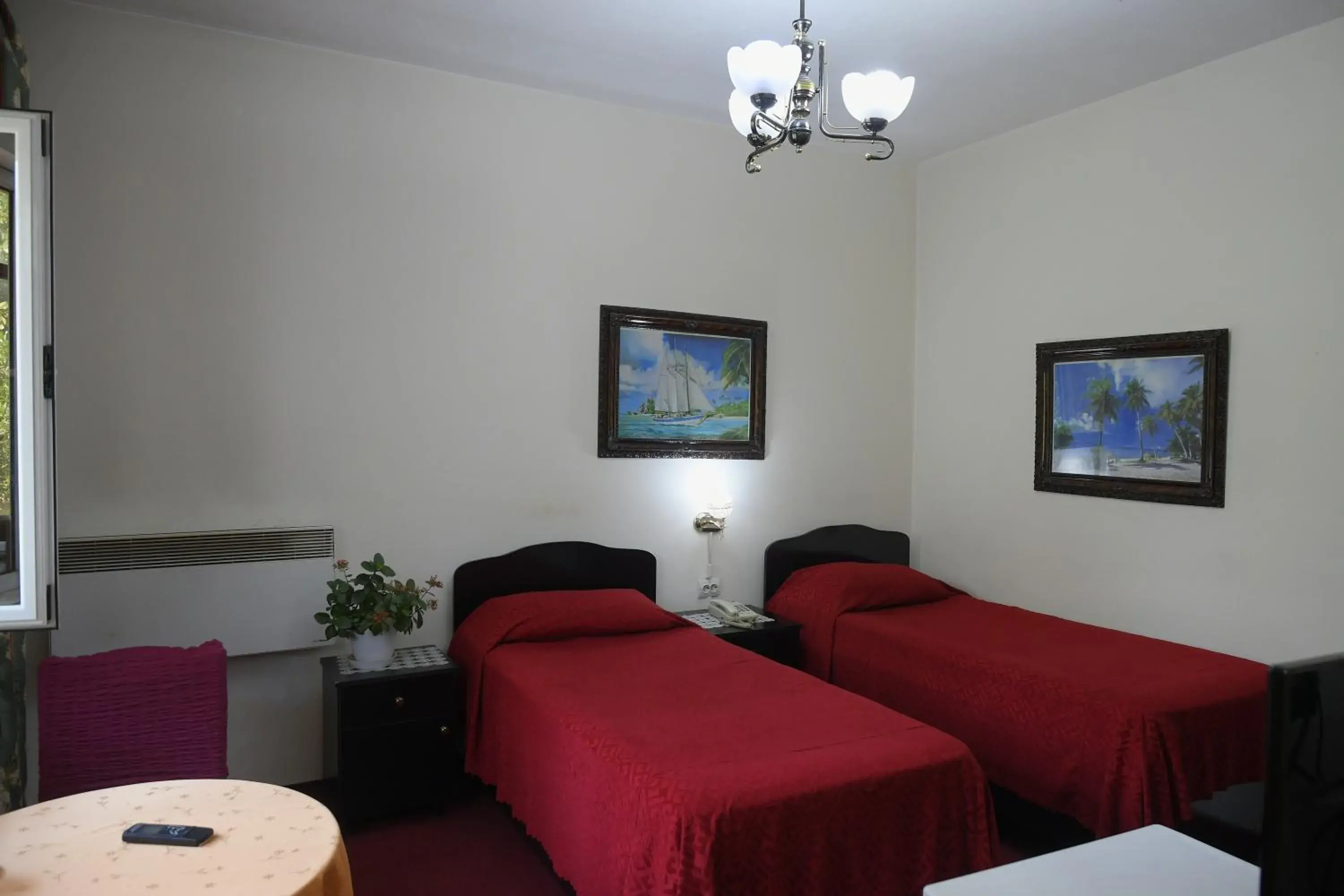 Twin Room with Bathroom in Hotel HAXHIU Twin Room with Bathroom in Hotel HAXHIU