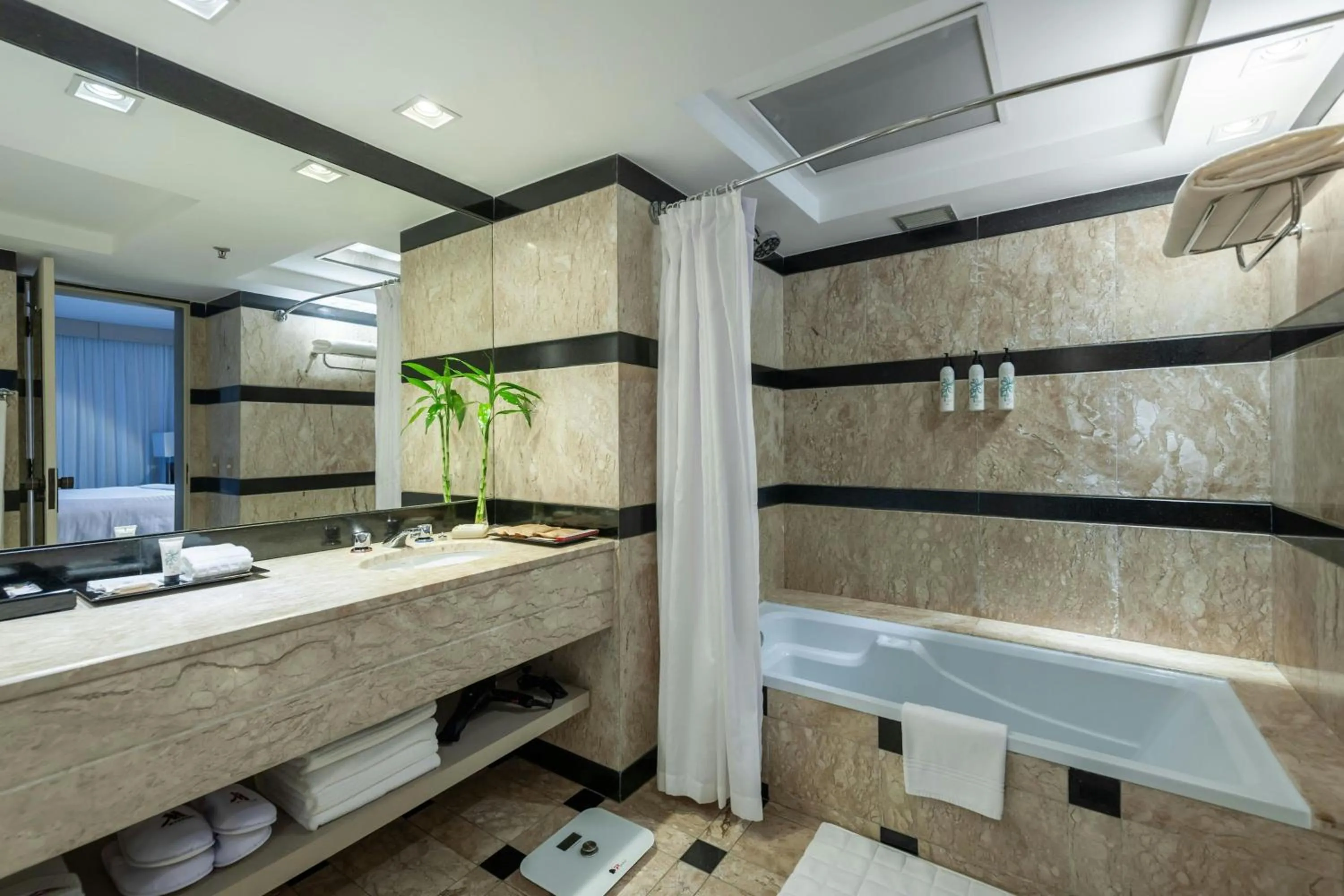 Bathroom in Marriott São Paulo Airport Hotel