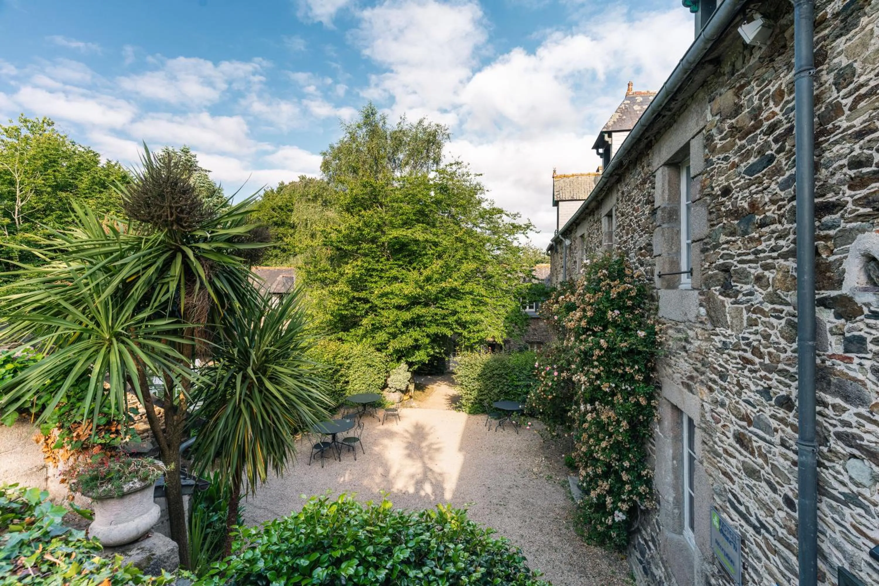 Property building in Hôtel Kastell Dinec'h