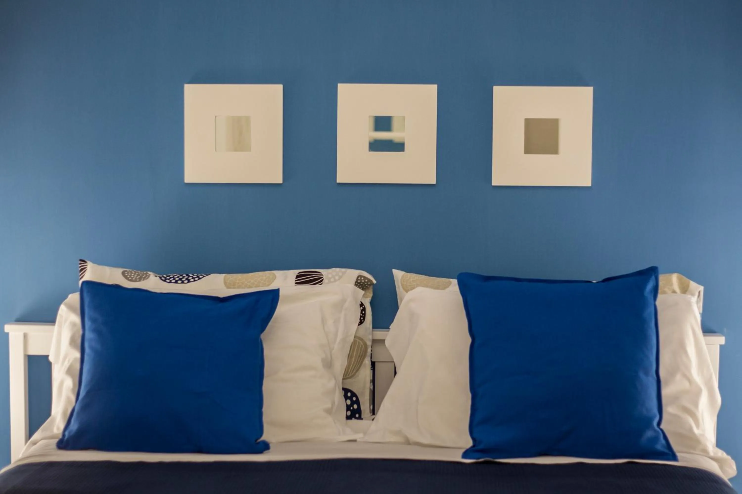 Bed in Capri Blue