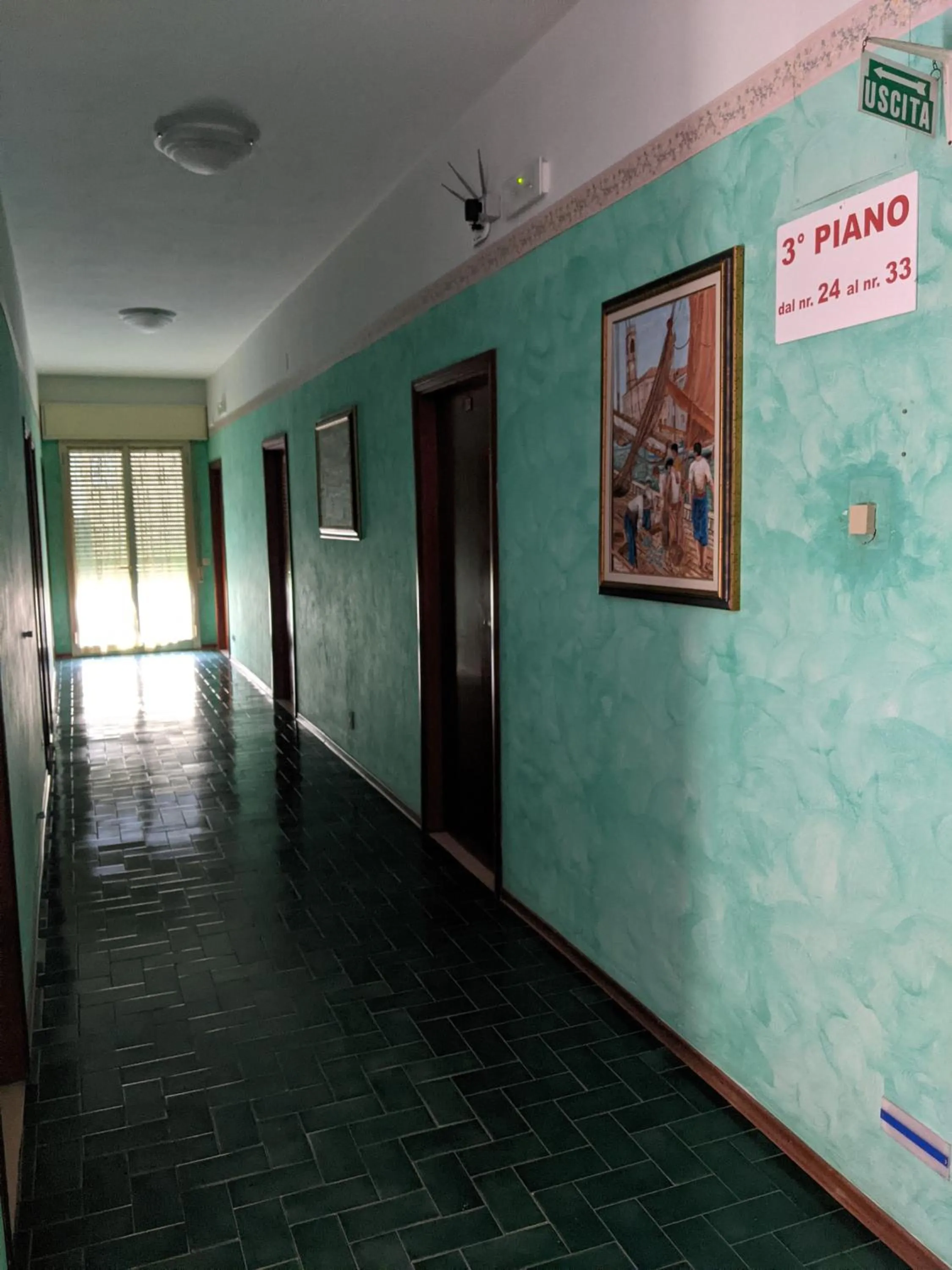 Text overlay in Hotel Bellevue