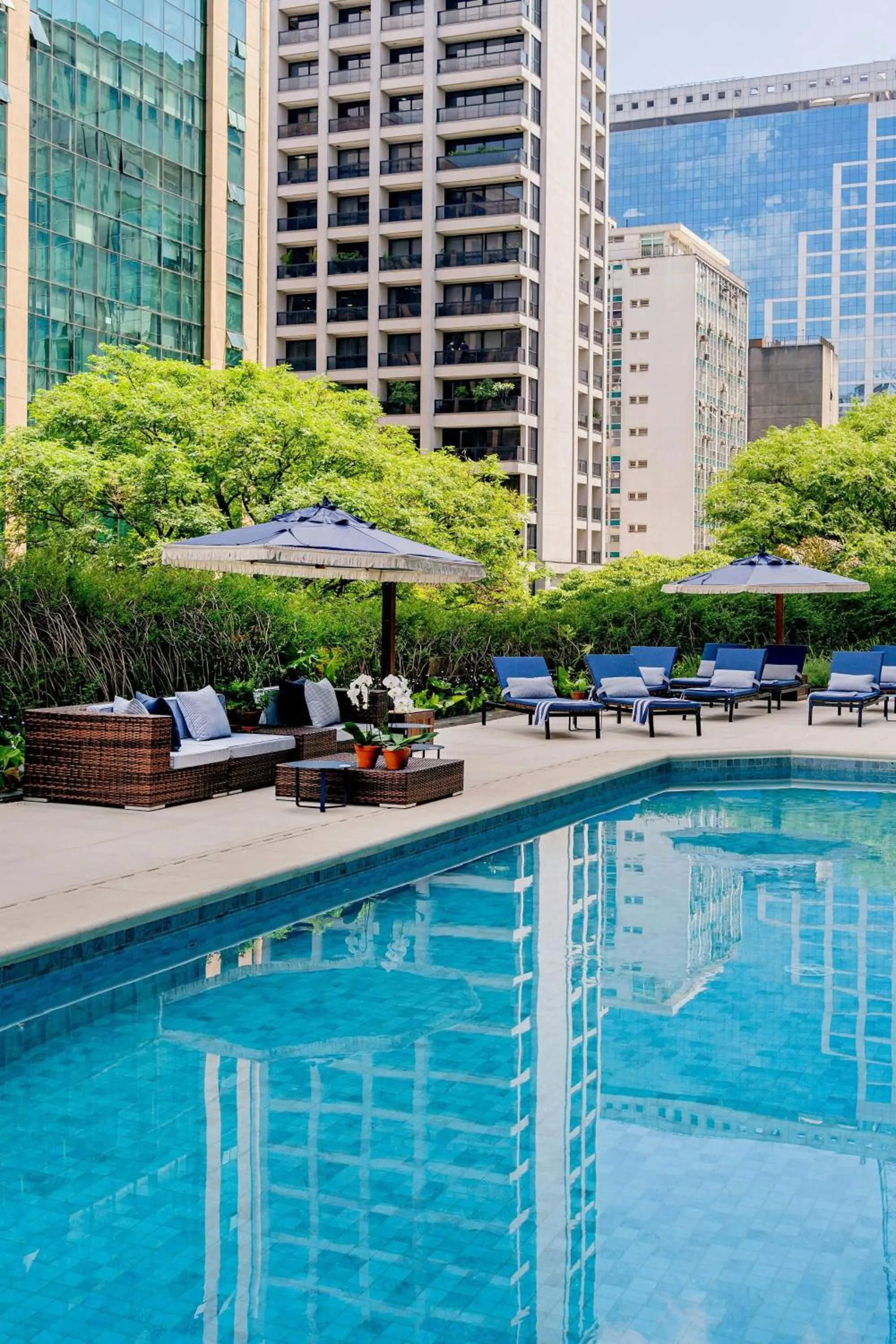 Swimming pool in Renaissance São Paulo Hotel