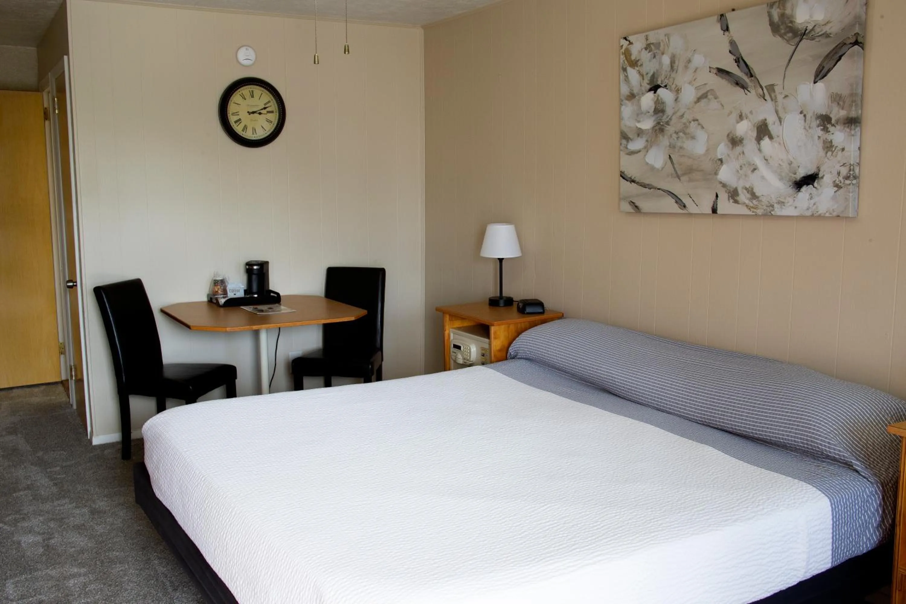 Bed in Florentine Family Motel