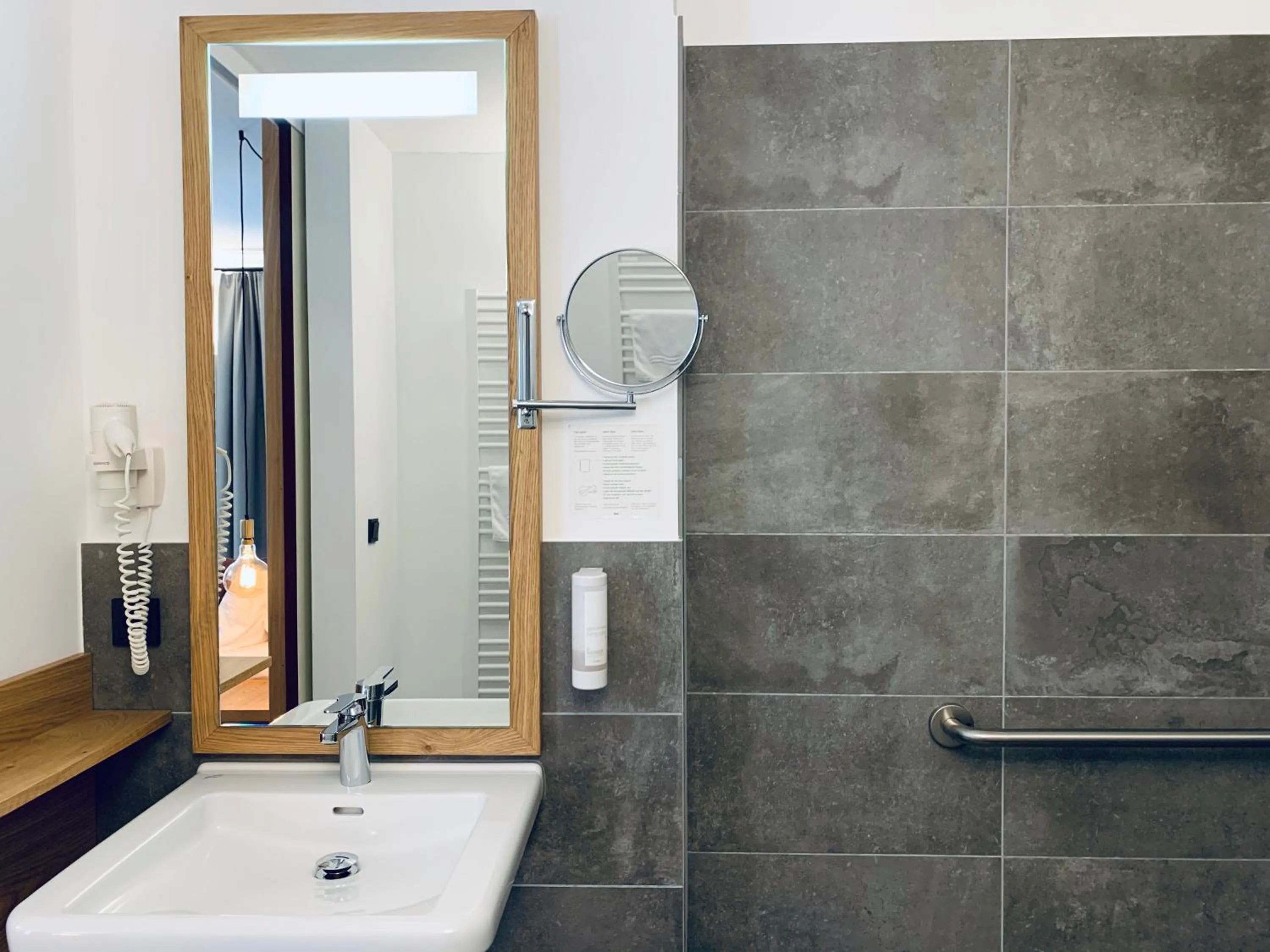 Bathroom in Stadthotel Kachelofen