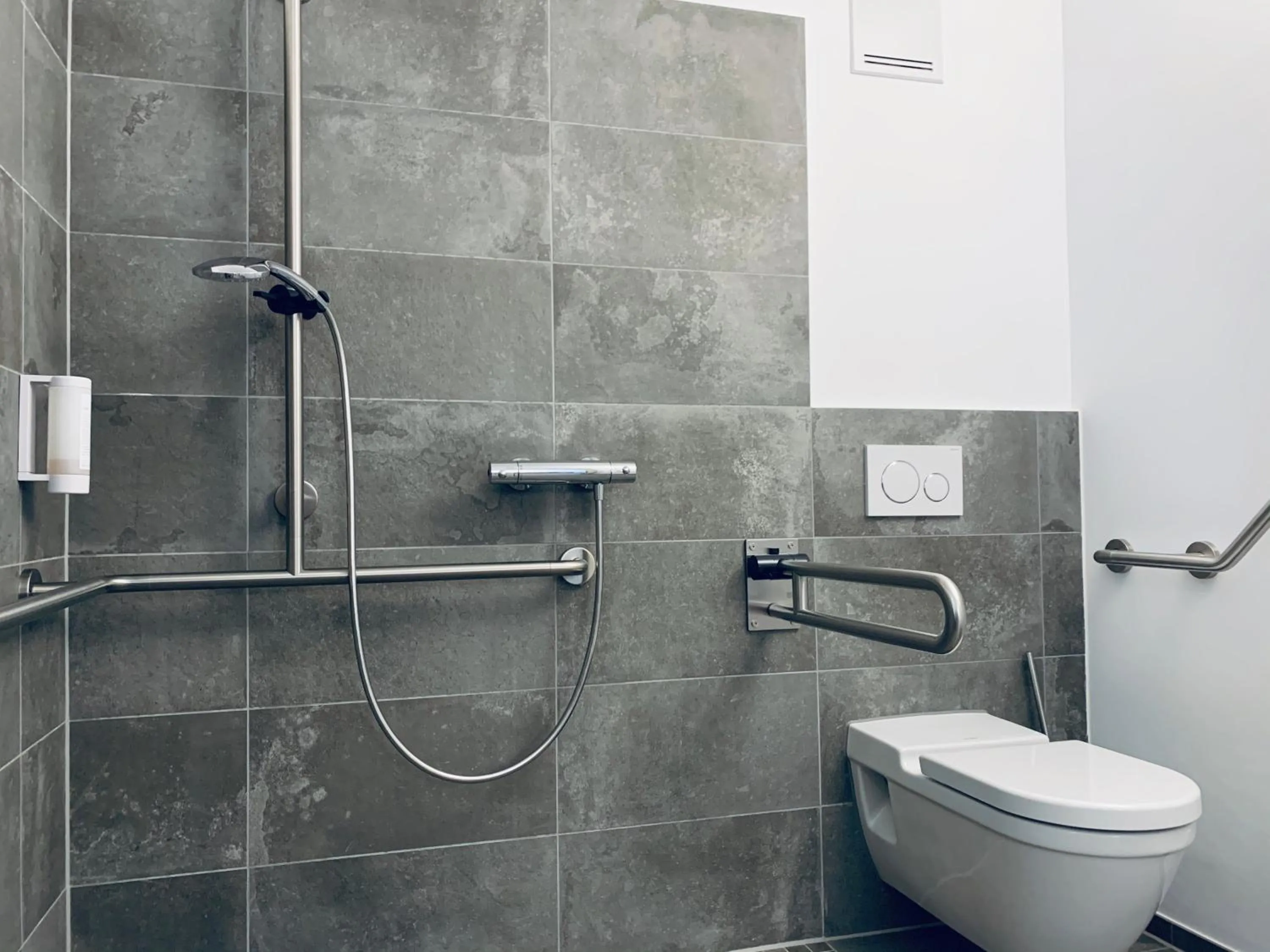 Bathroom in Stadthotel Kachelofen