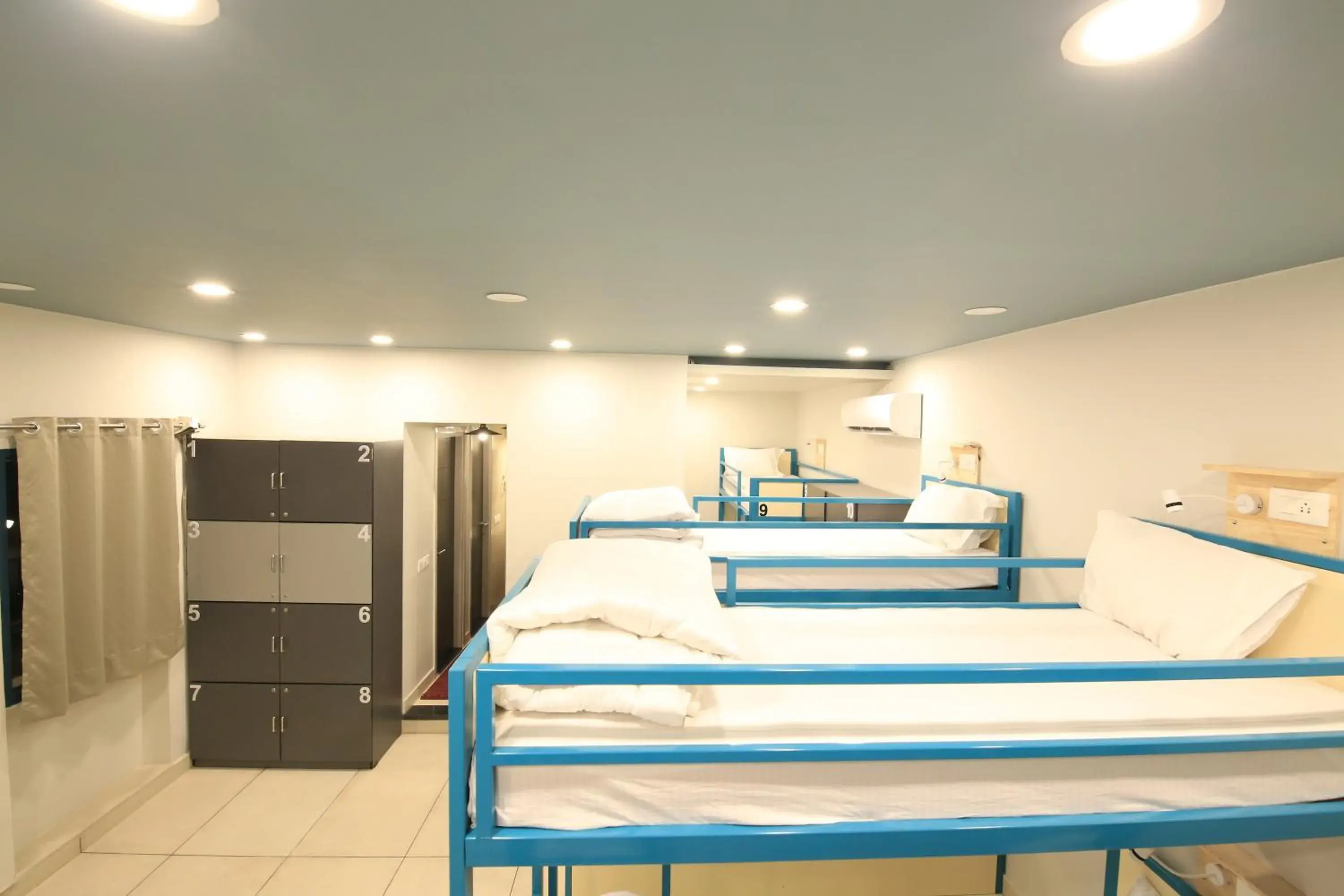 Single Bed in Mixed Dormitory Room in Blue Beds Hostel Single Bed in Mixed Dormitory Room in Blue Beds Hostel