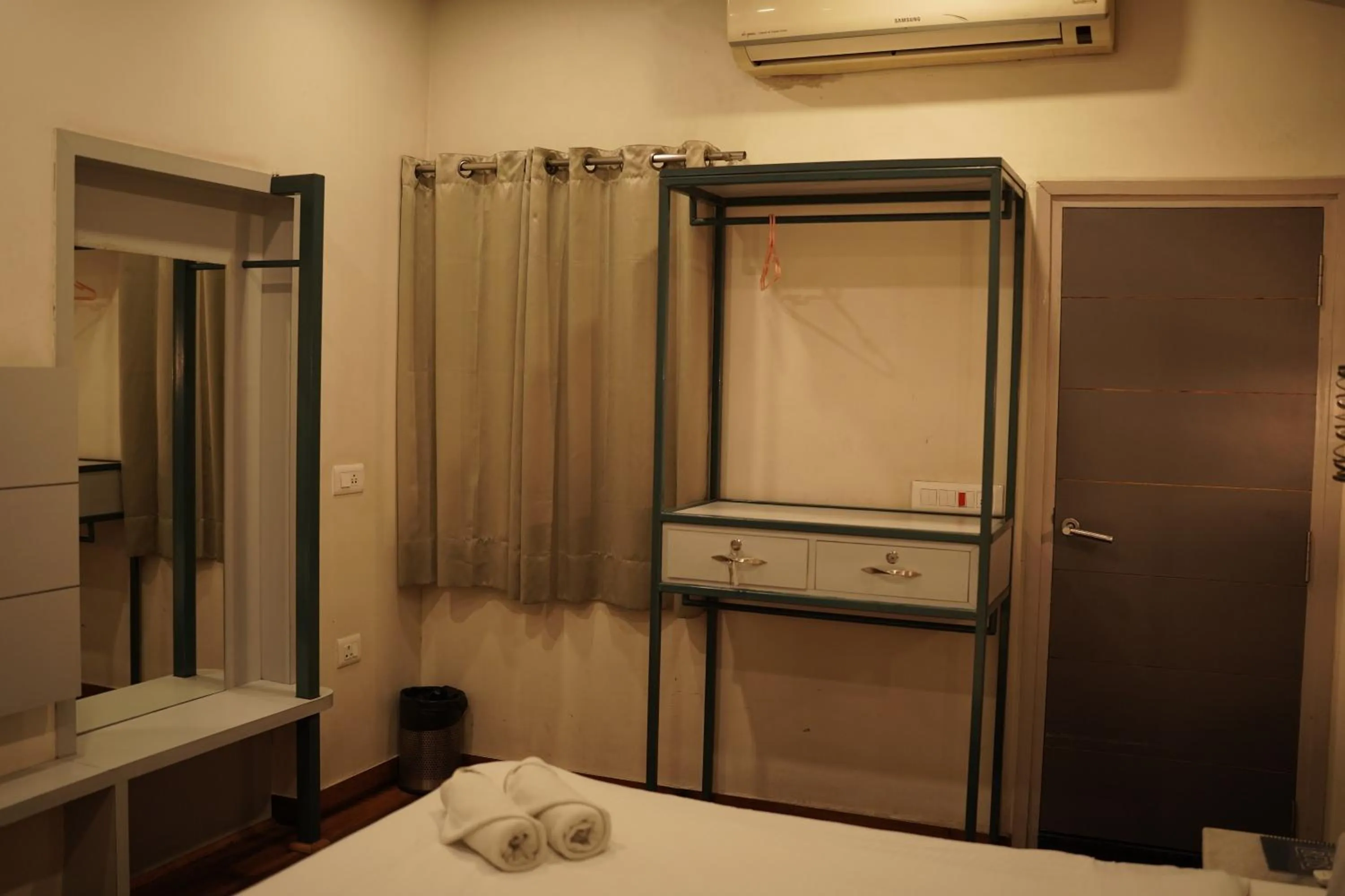 Bedroom, Bed in Blue Beds Hostel