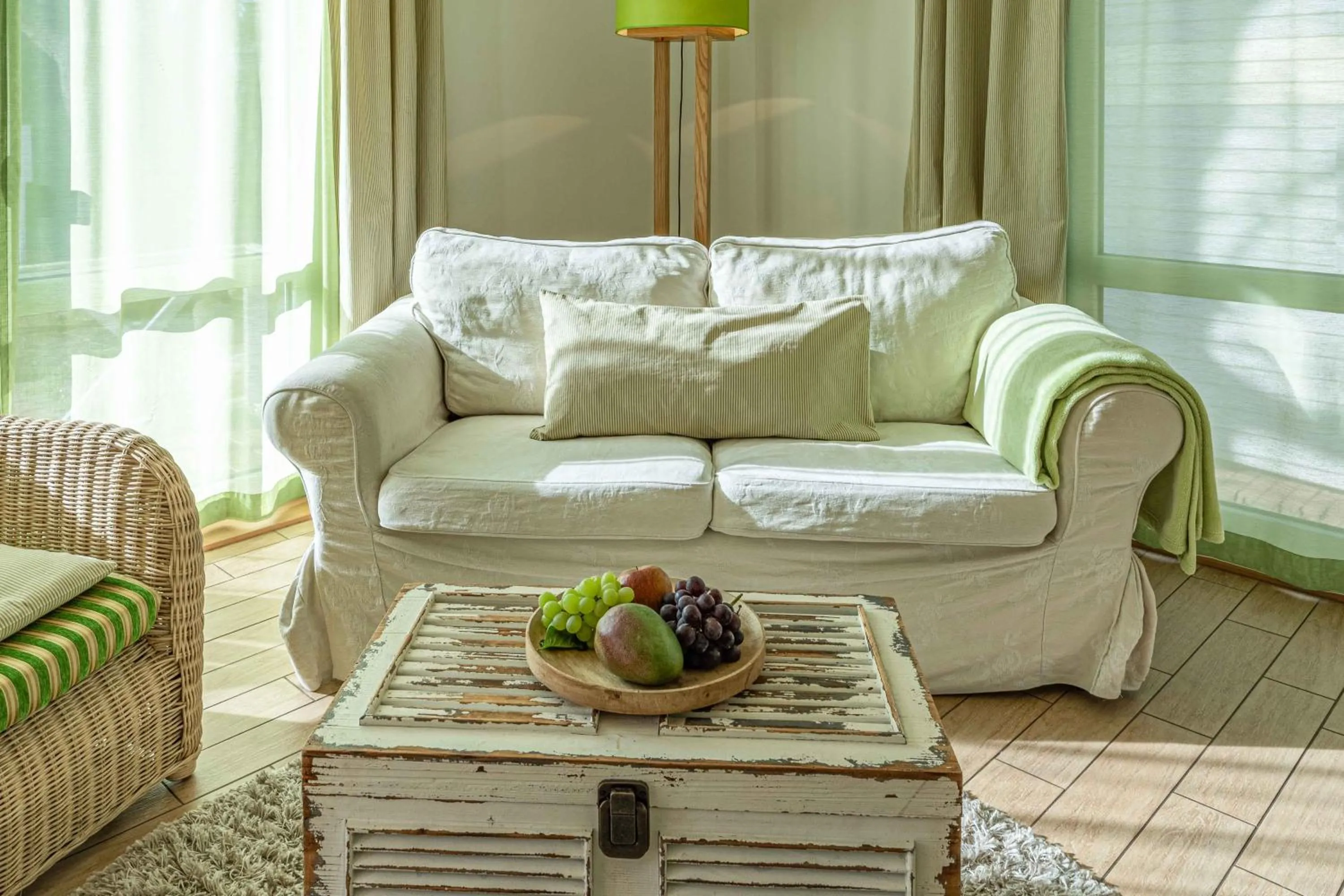 SEASIDE APARTMENTS - DREAMY GREEN