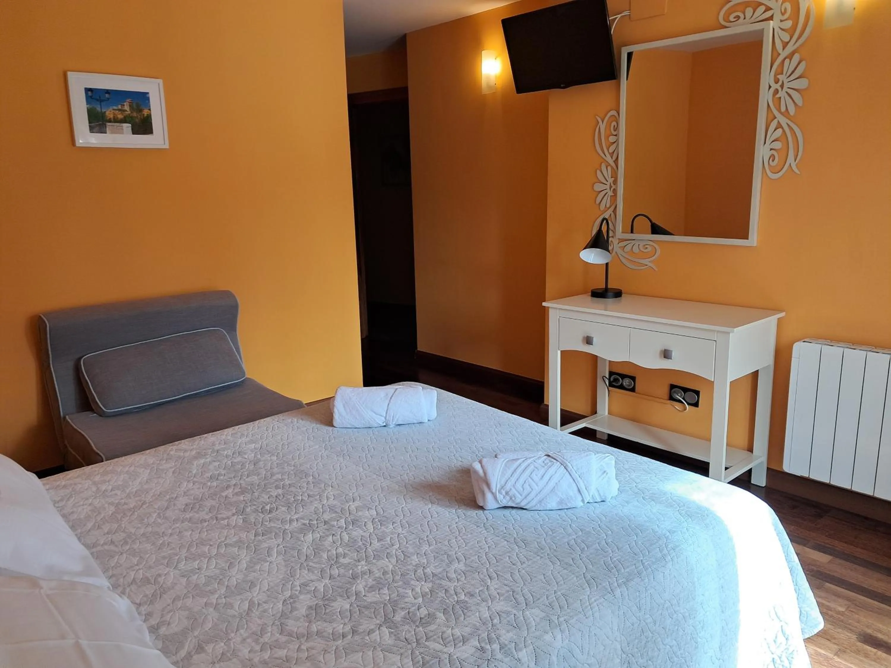 Bed in Hostal plaza mayor carrión de los condes