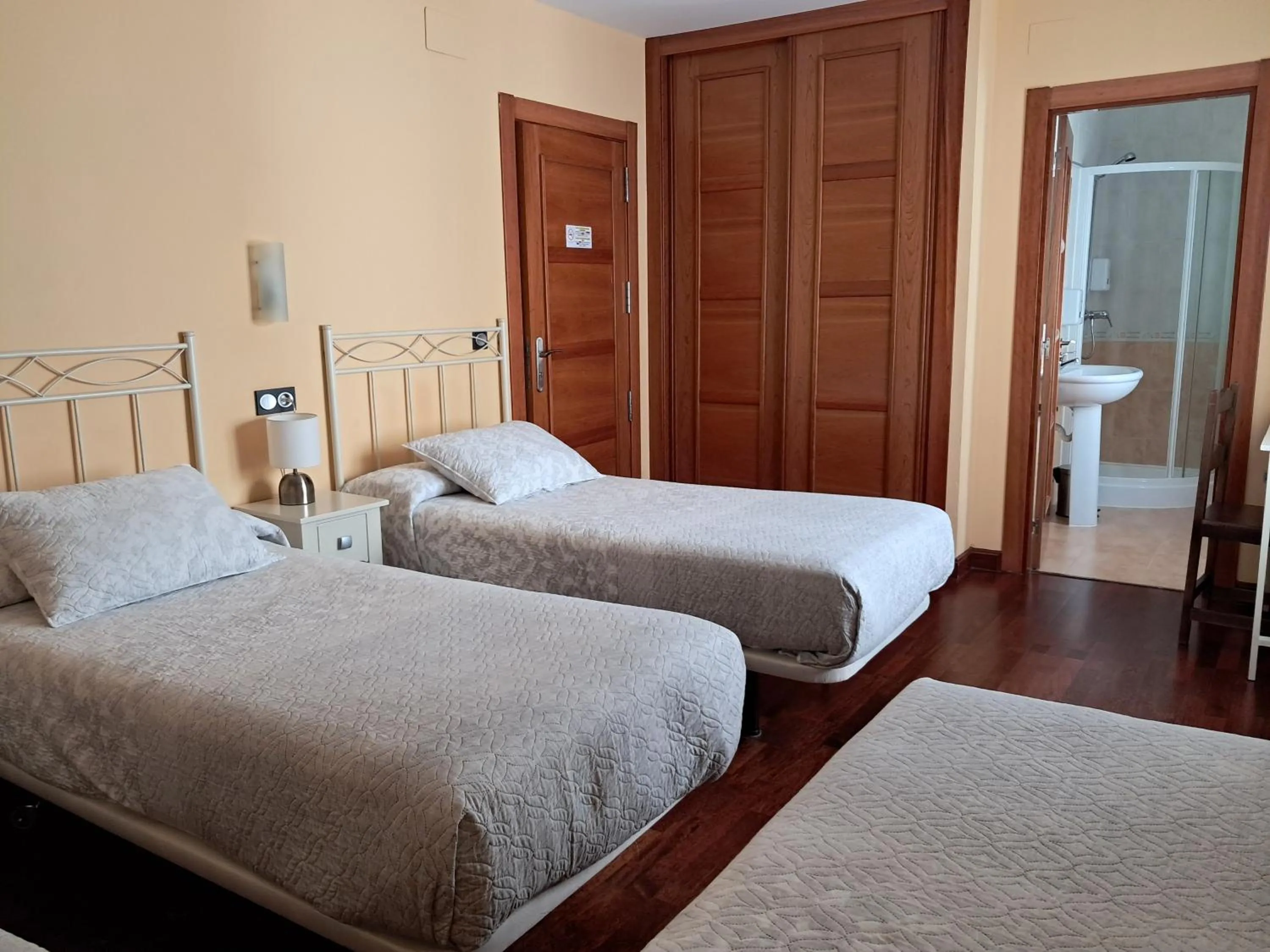 Bed in Hostal plaza mayor carrión de los condes