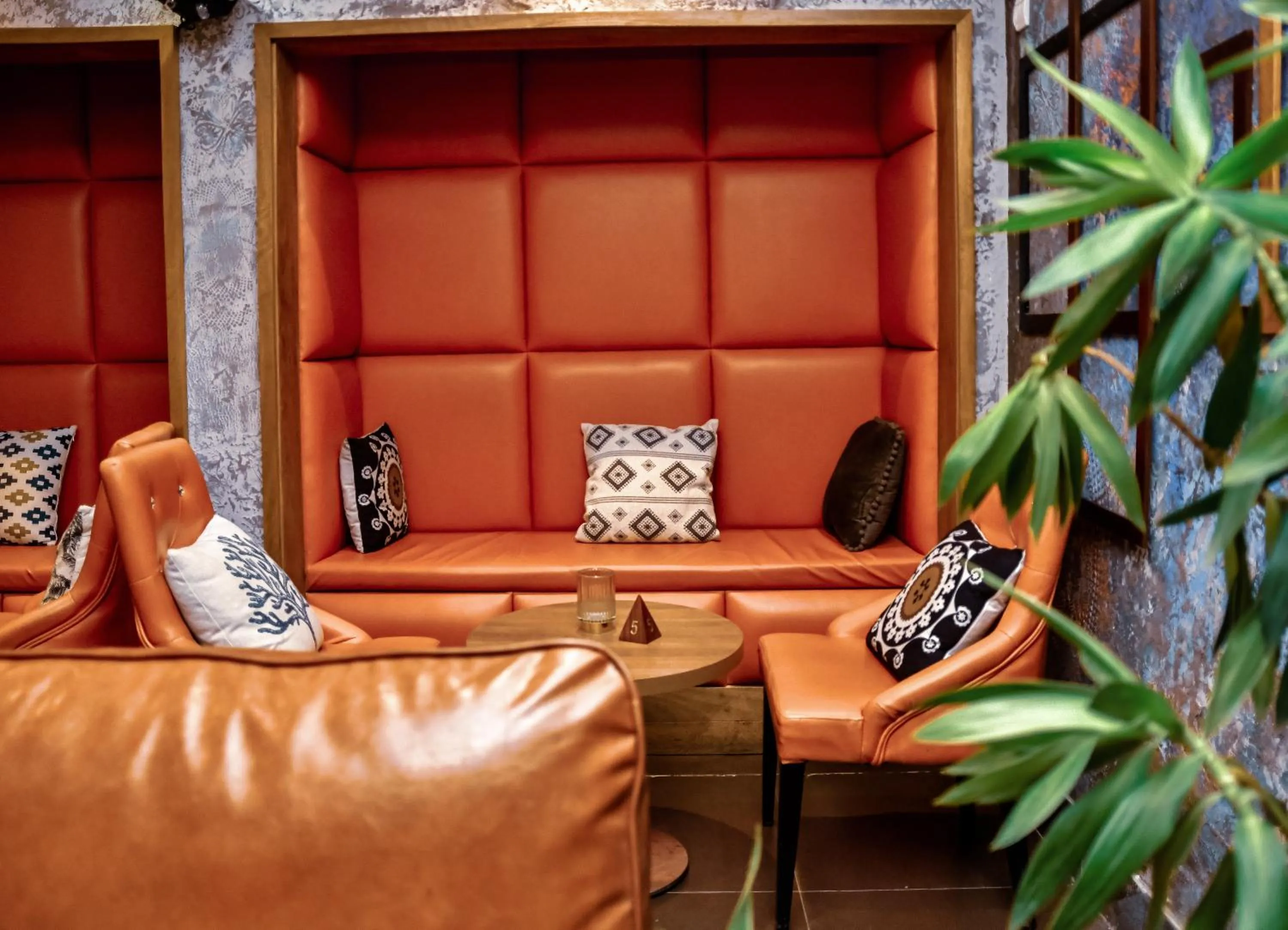 Restaurant/places to eat in Hotel M'Rode