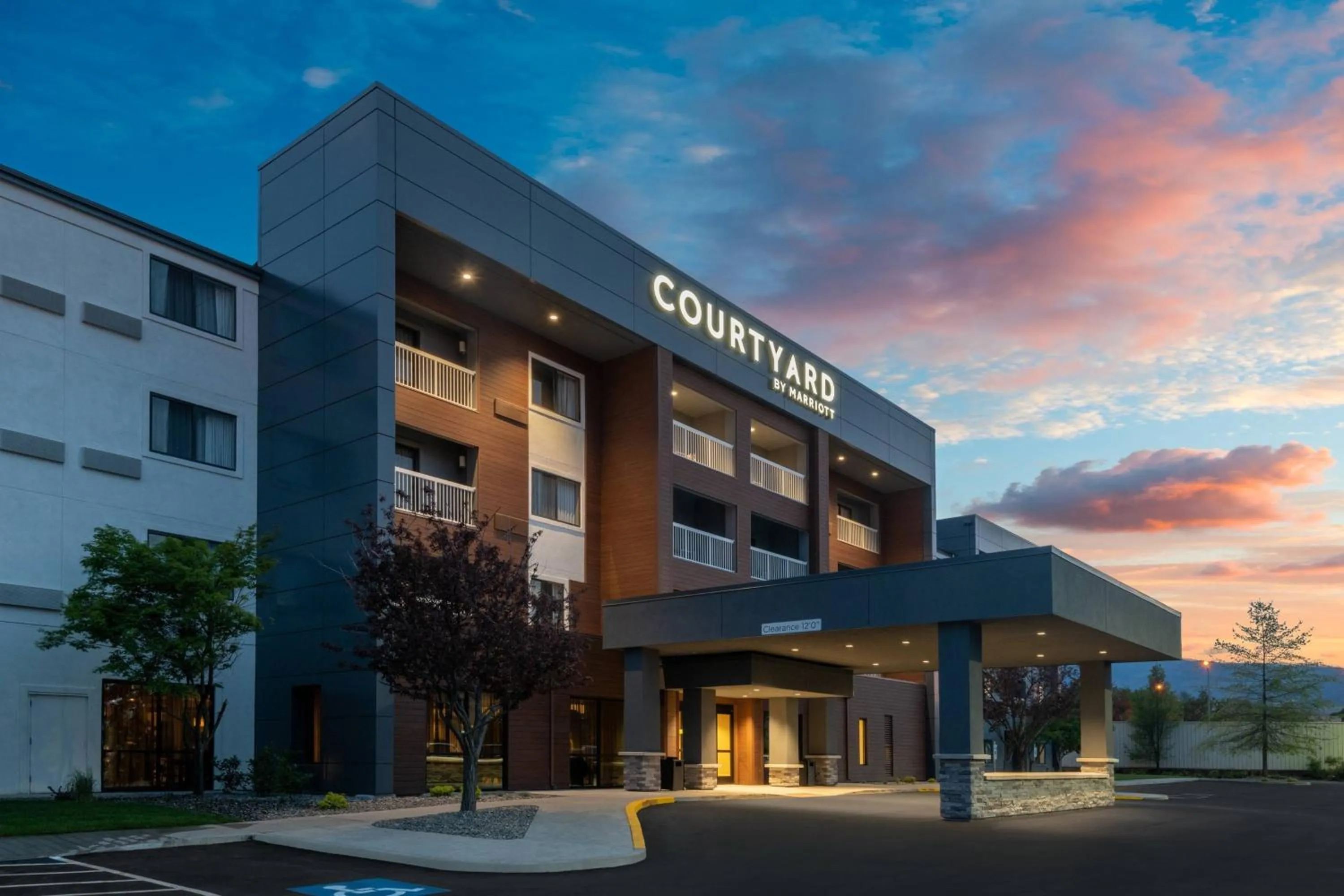 Property building in Courtyard by Marriott Reno
