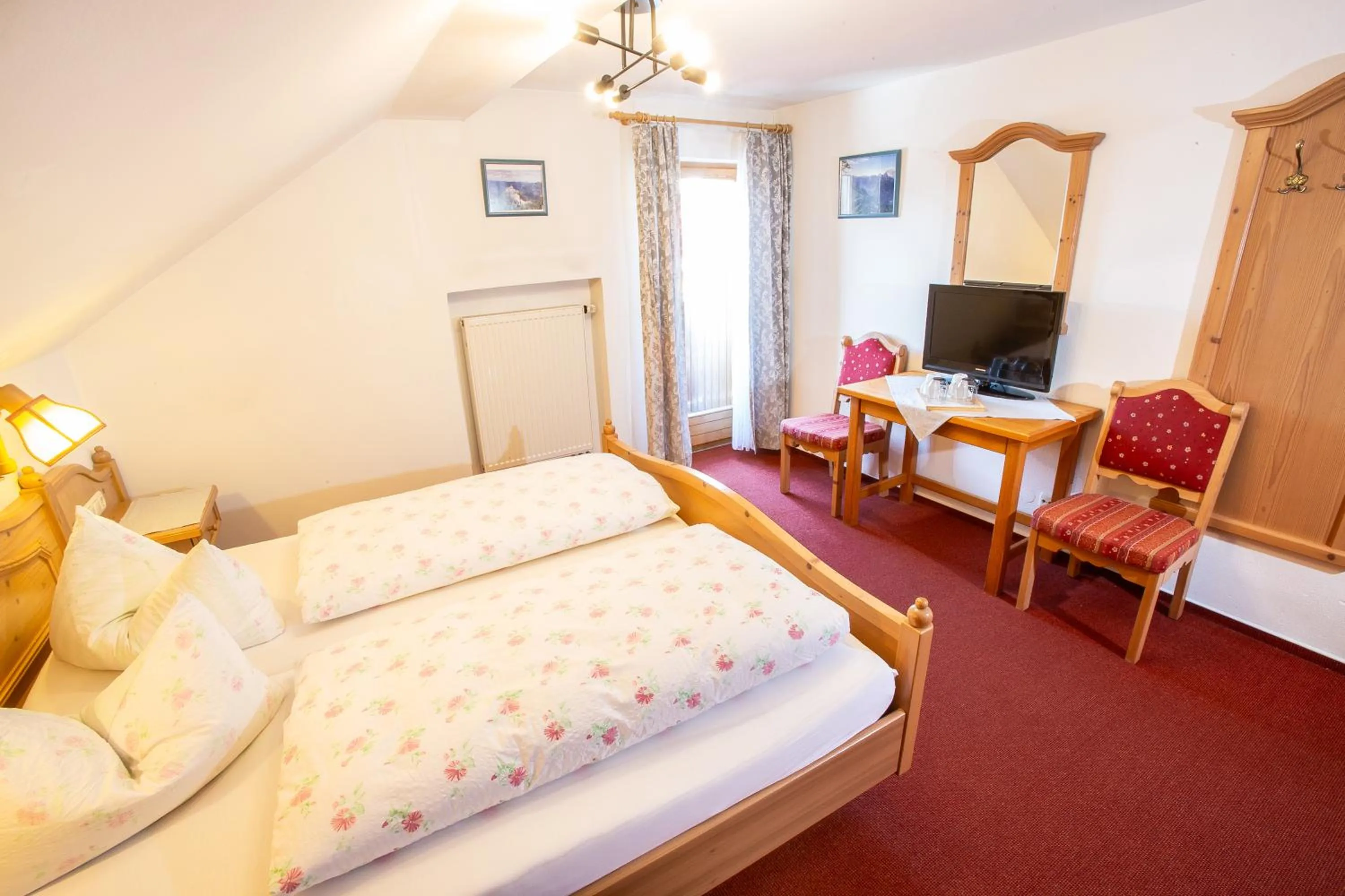 Photo of the whole room, Bed in Theresenhof