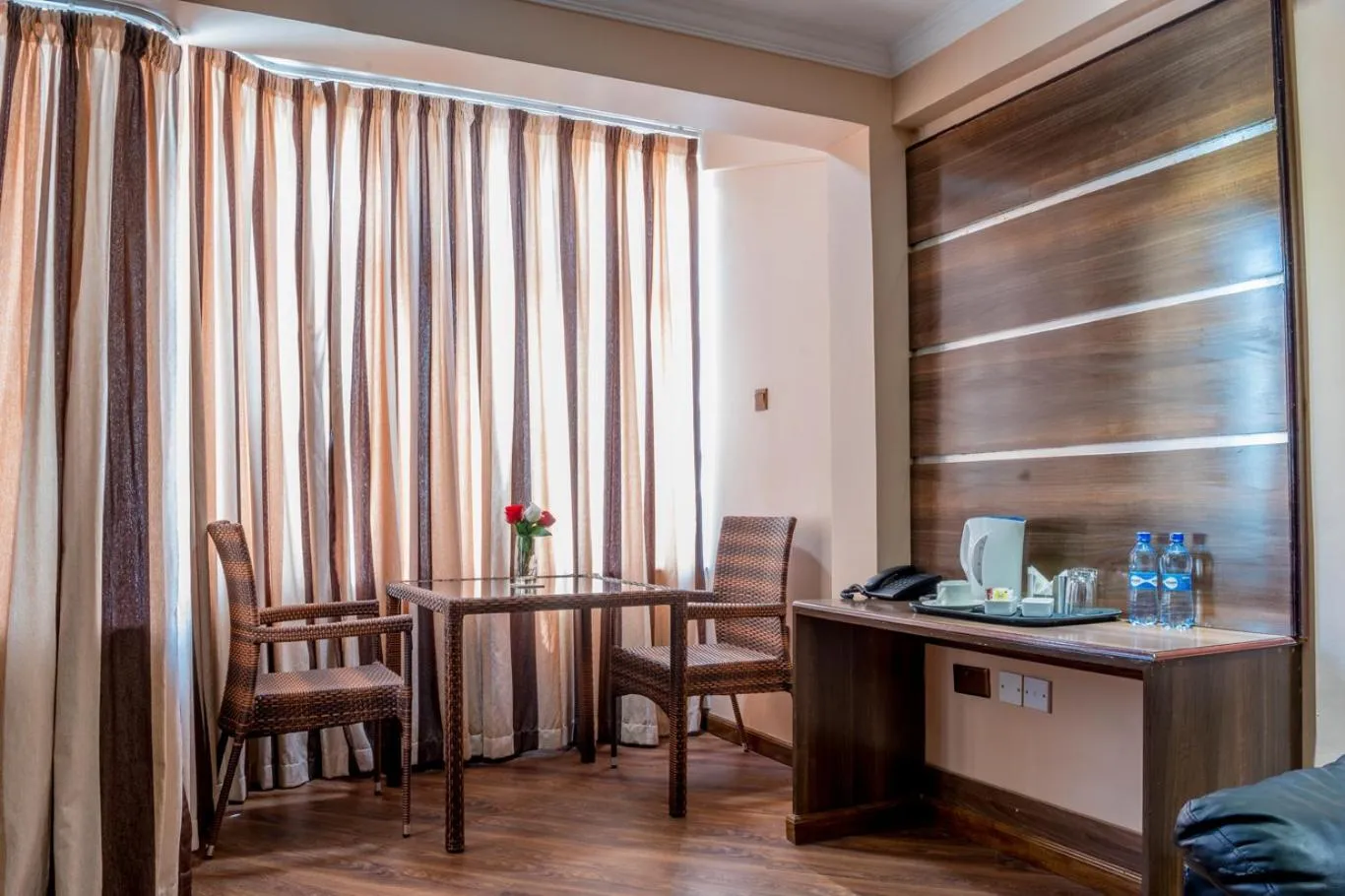 Seating area in Airport Landing Hotel