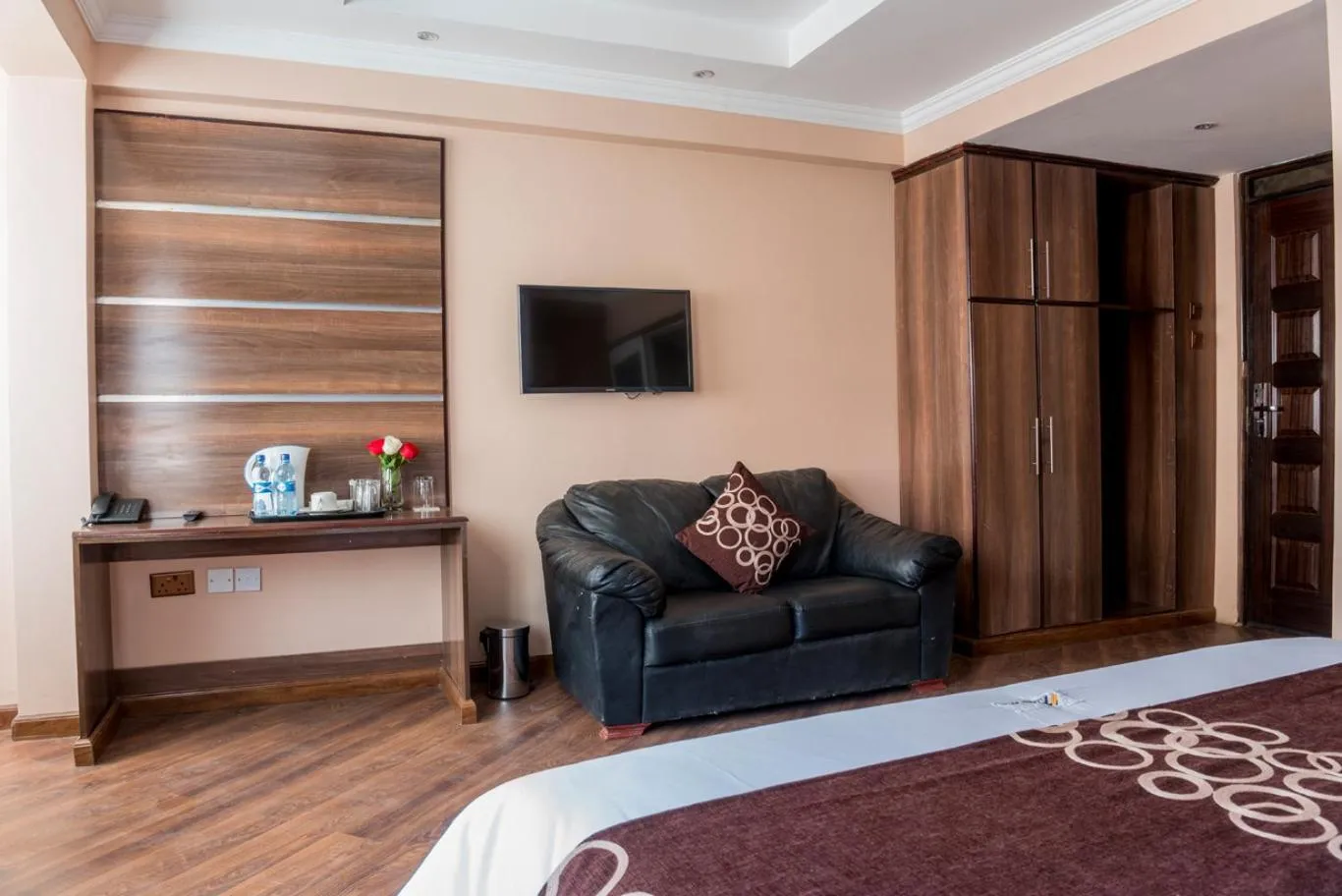 Seating area in Airport Landing Hotel