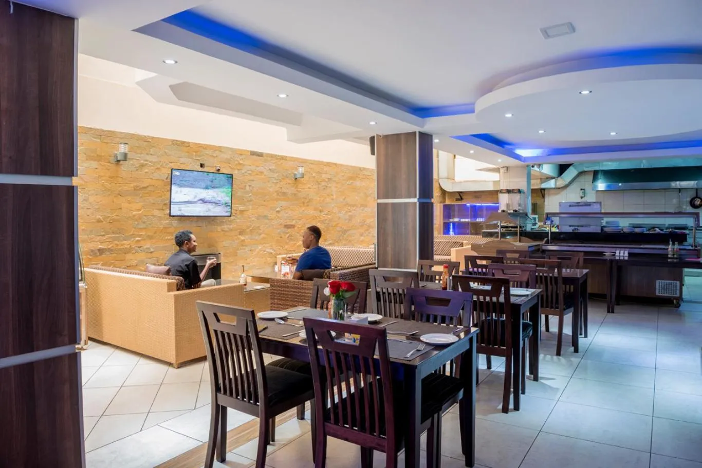 Restaurant/places to eat in Airport Landing Hotel