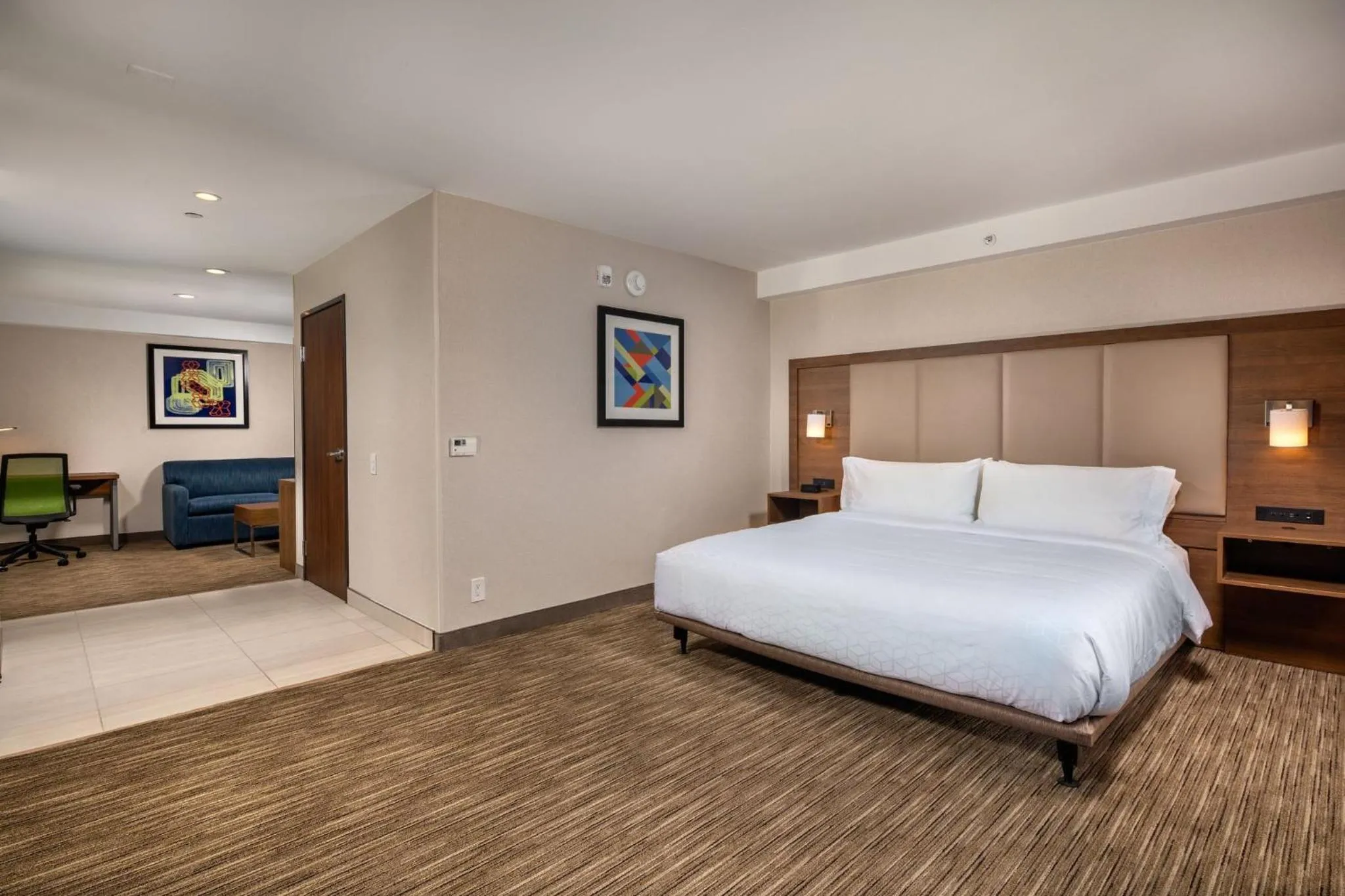 Photo of the whole room, Bed in Holiday Inn Express & Suites Chatsworth by IHG