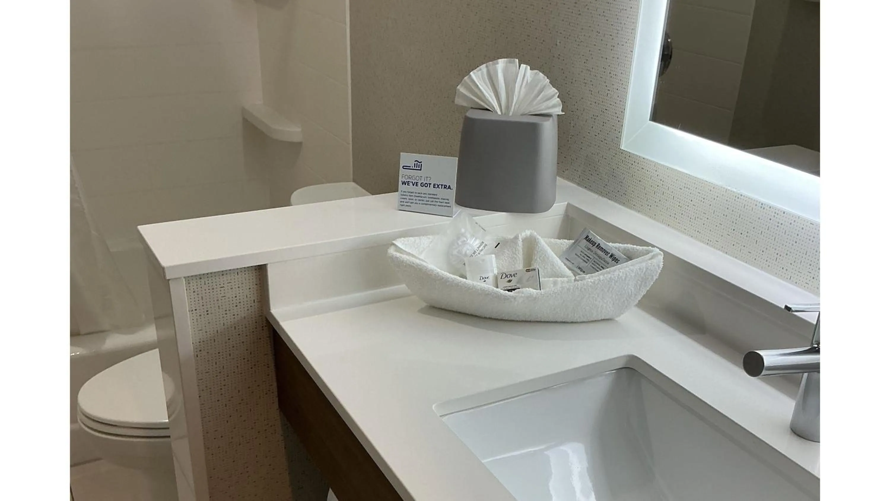 Photo of the whole room in Holiday Inn Express & Suites Chatsworth by IHG