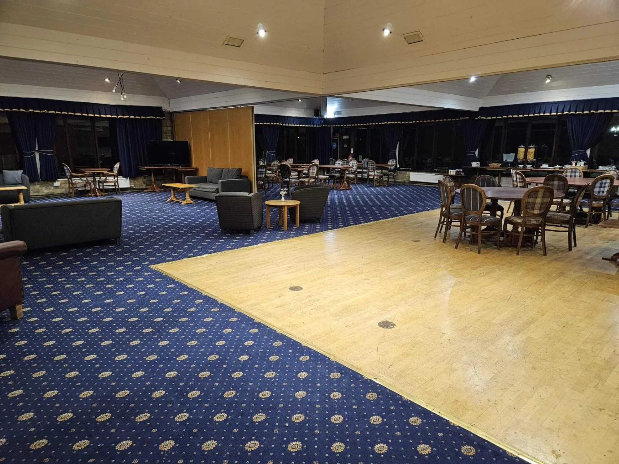 Lounge or bar in Dolphin Hotel St Ives