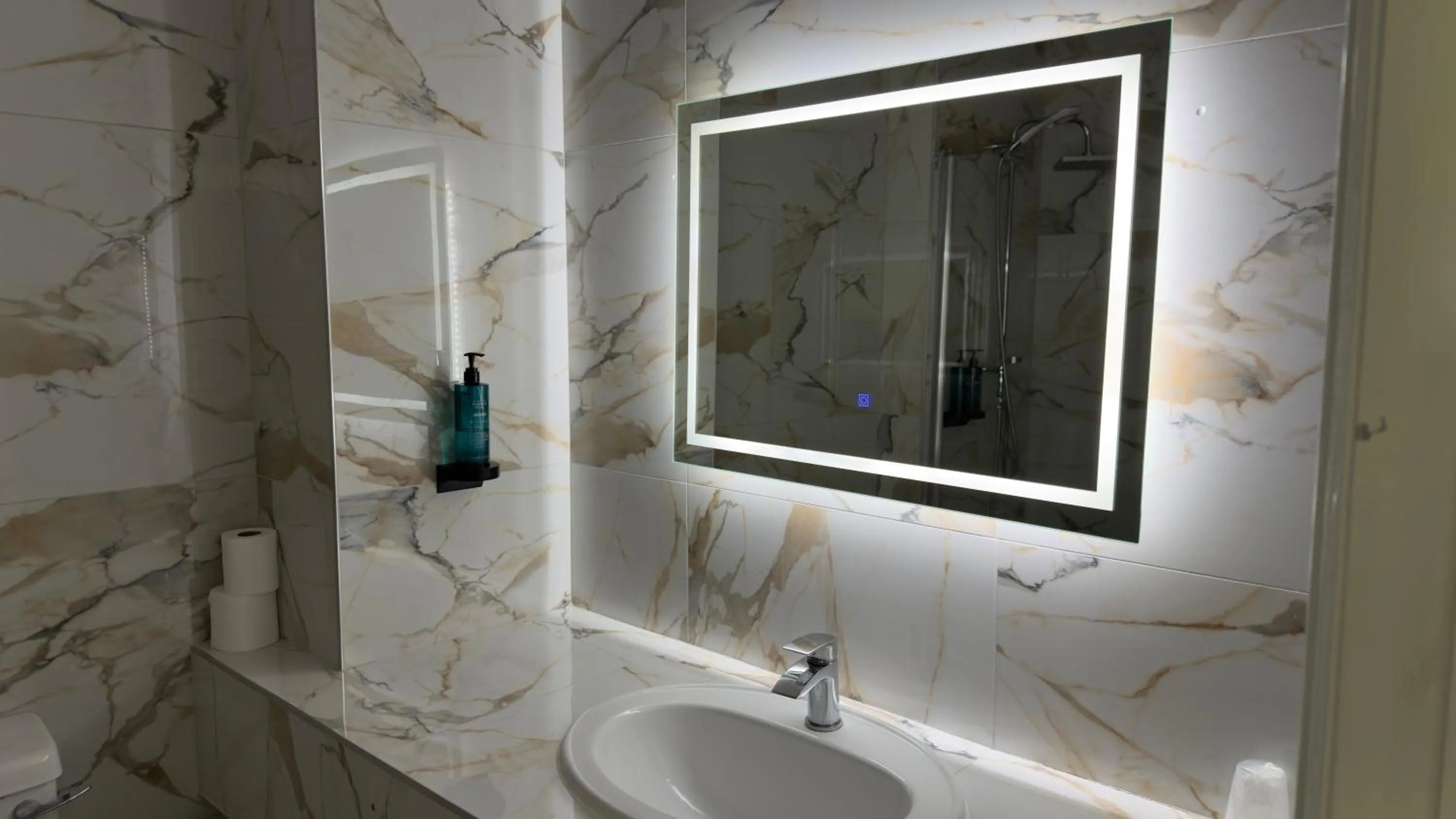 Bathroom in Dolphin Hotel St Ives