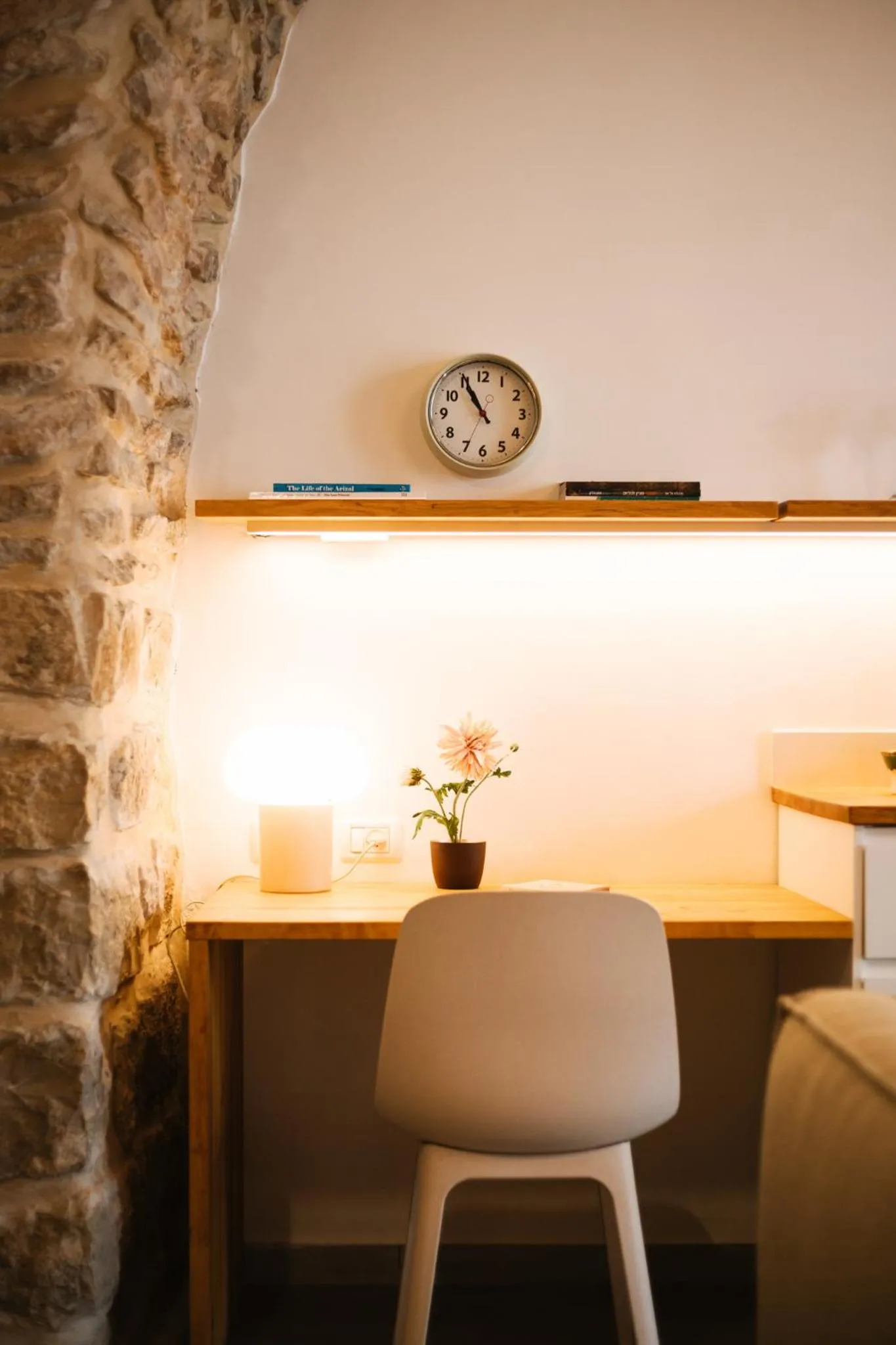 Seating area in Azamra Inn Tzfat