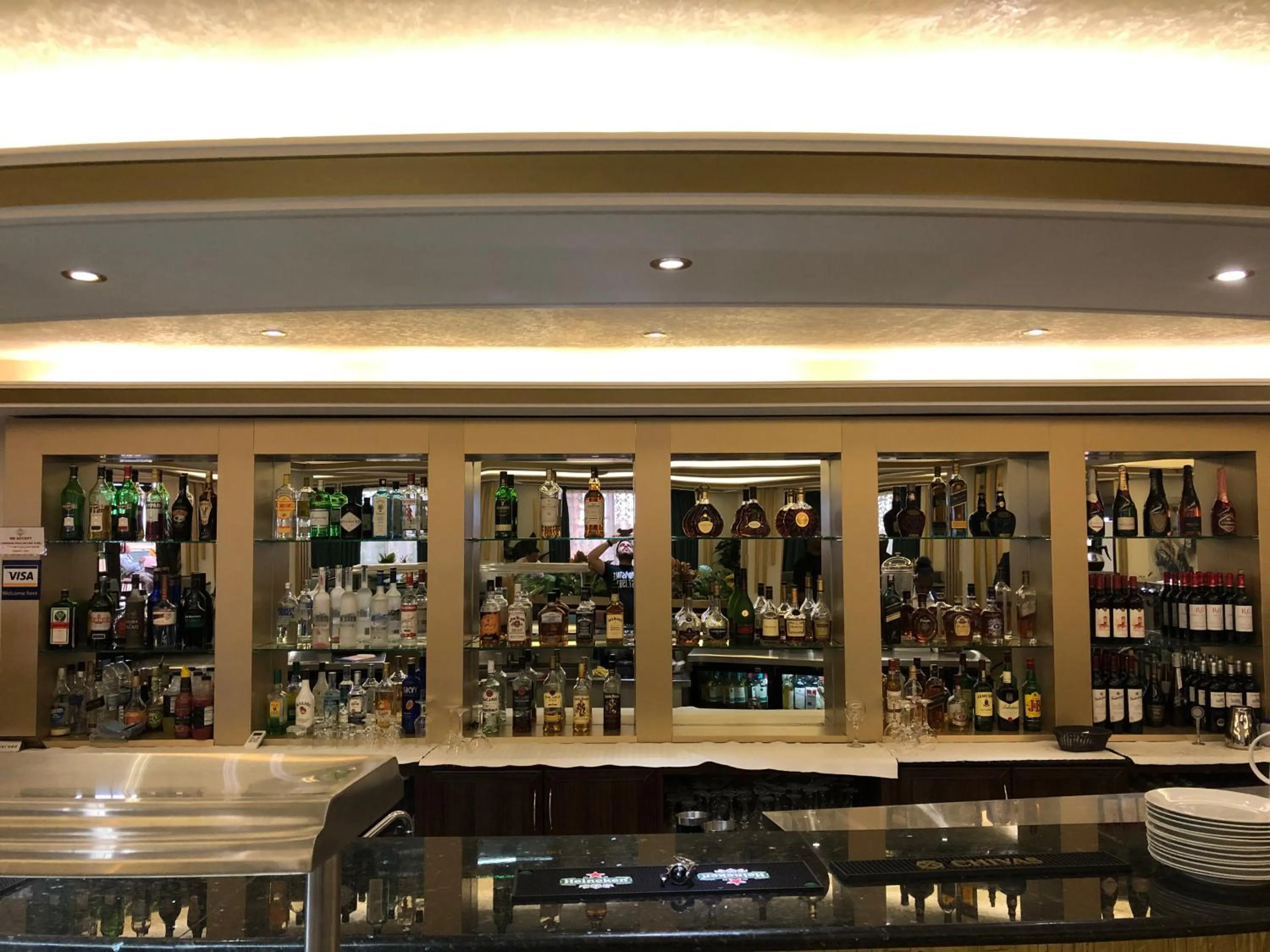 Restaurant/places to eat in Boulevard Palace Hotel