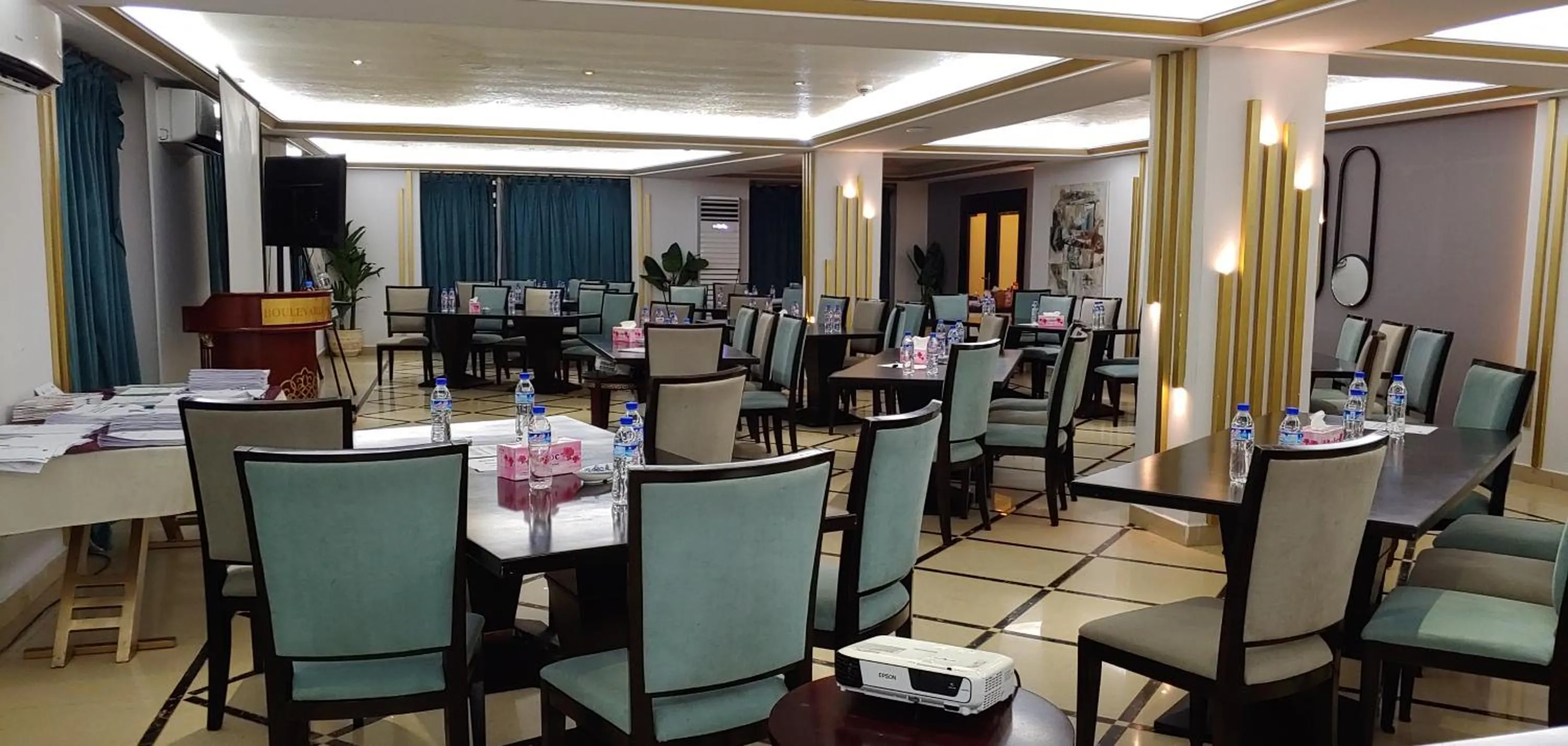 Meeting/conference room in Boulevard Palace Hotel