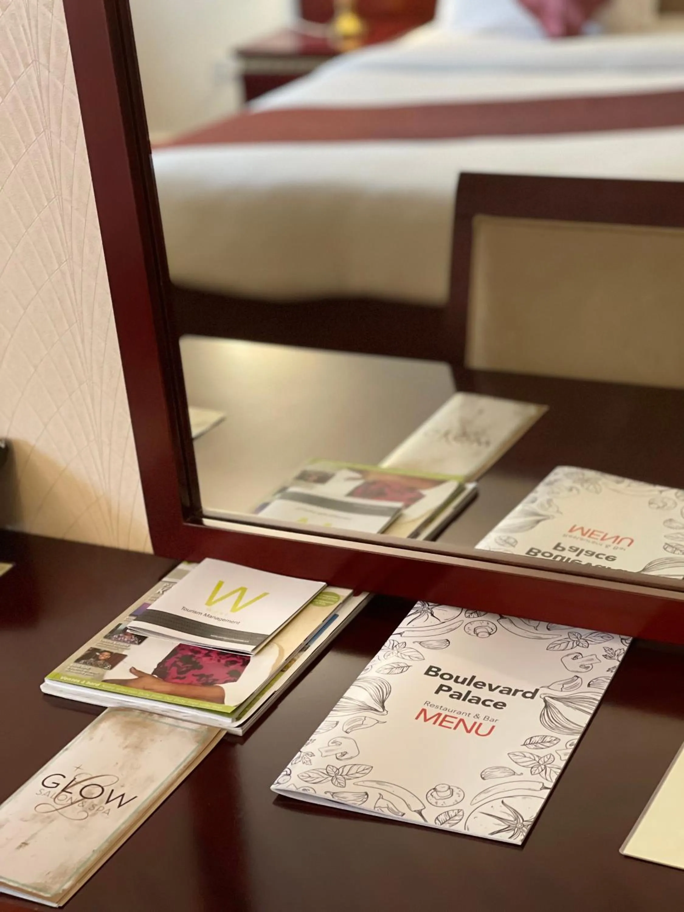 Bedroom, Bed in Boulevard Palace Hotel