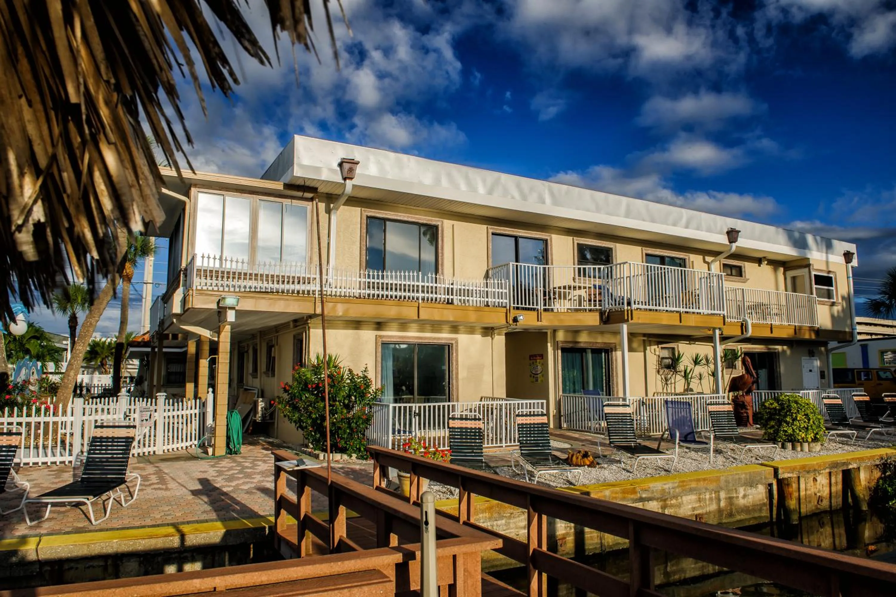 Property building in Bayview Plaza Waterfront Resort