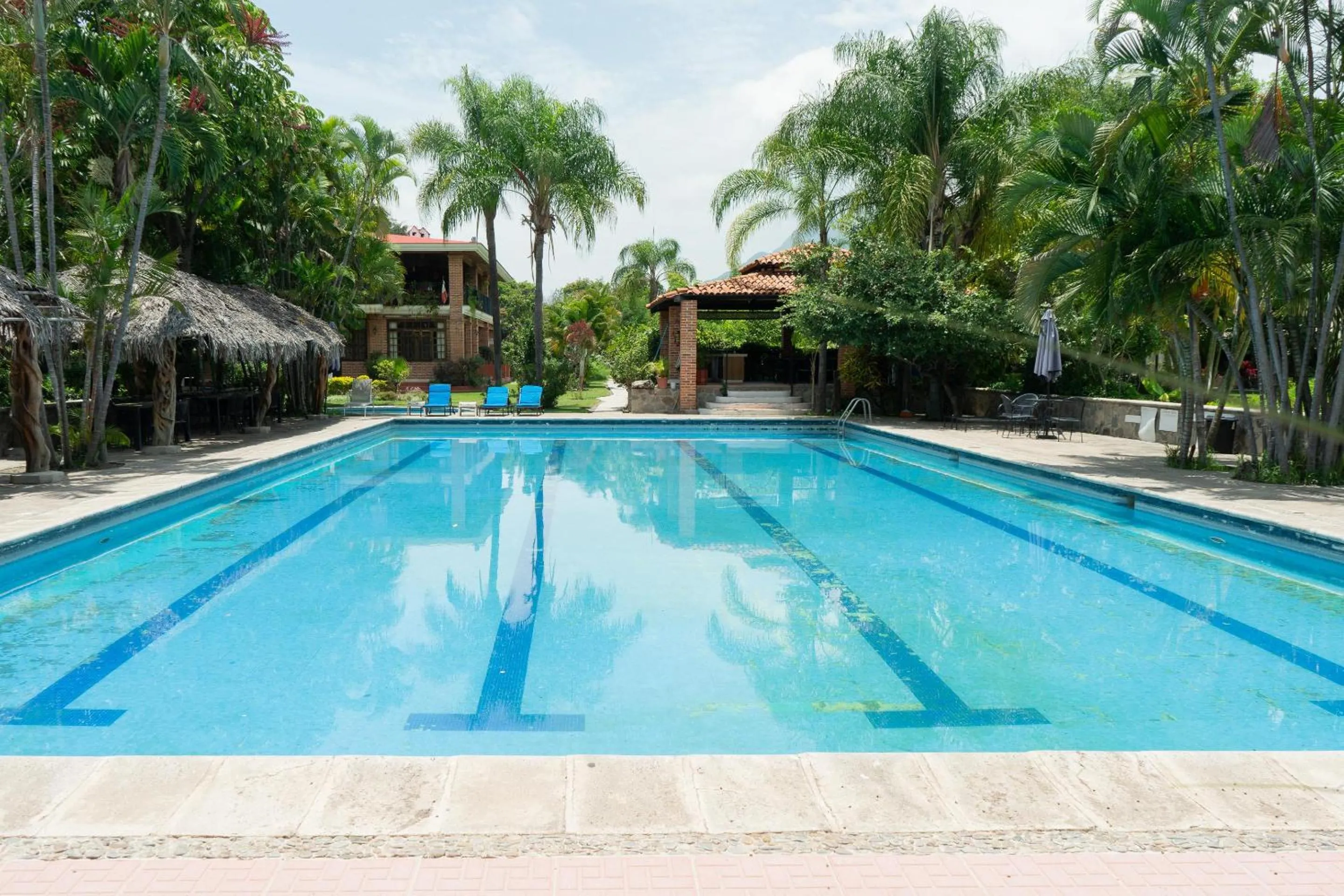 Swimming pool in Capital O La Joya Del Lago