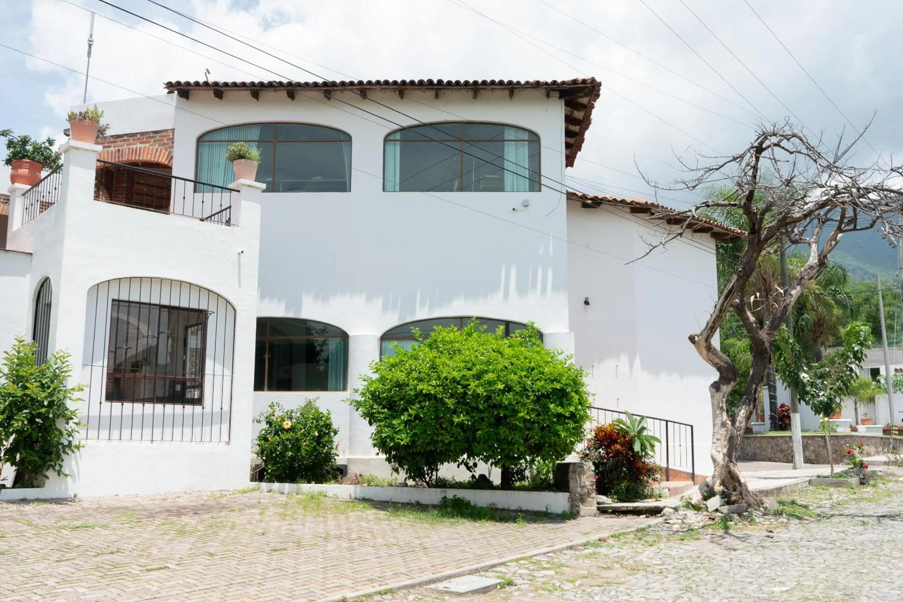 Facade/entrance in Capital O La Joya Del Lago