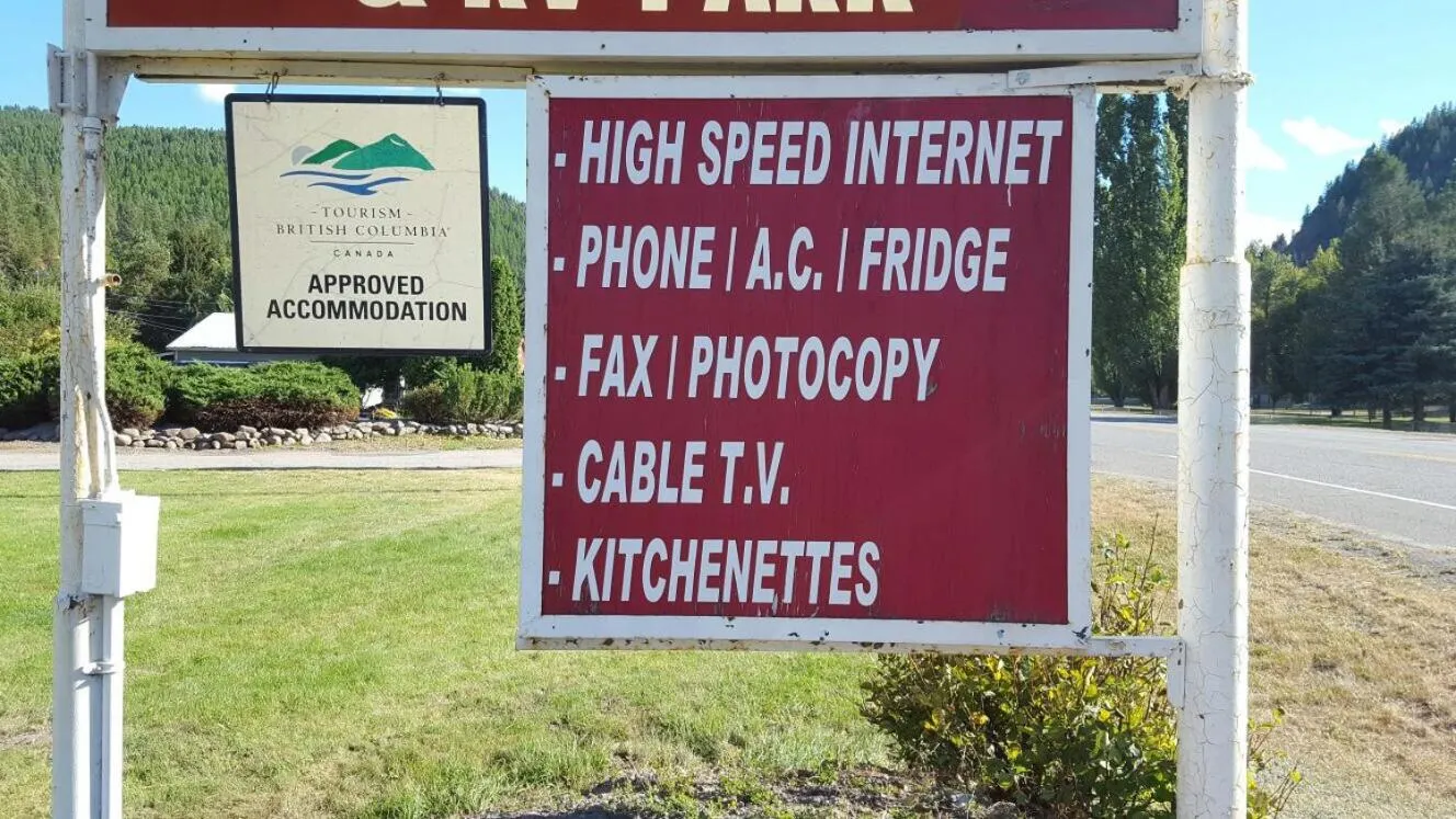 Property logo or sign in Green View Motel and RV Park