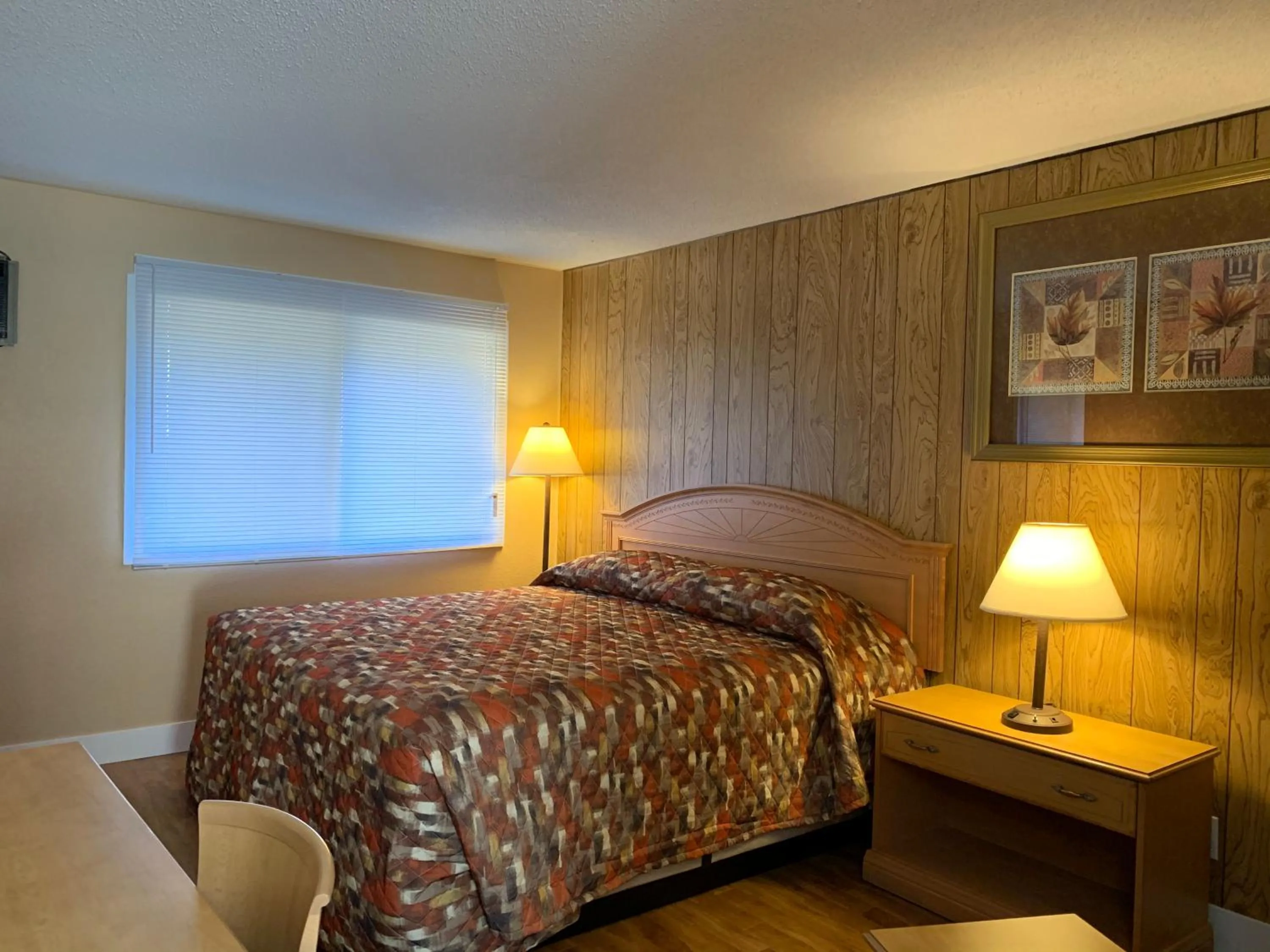 Bed in Green View Motel and RV Park