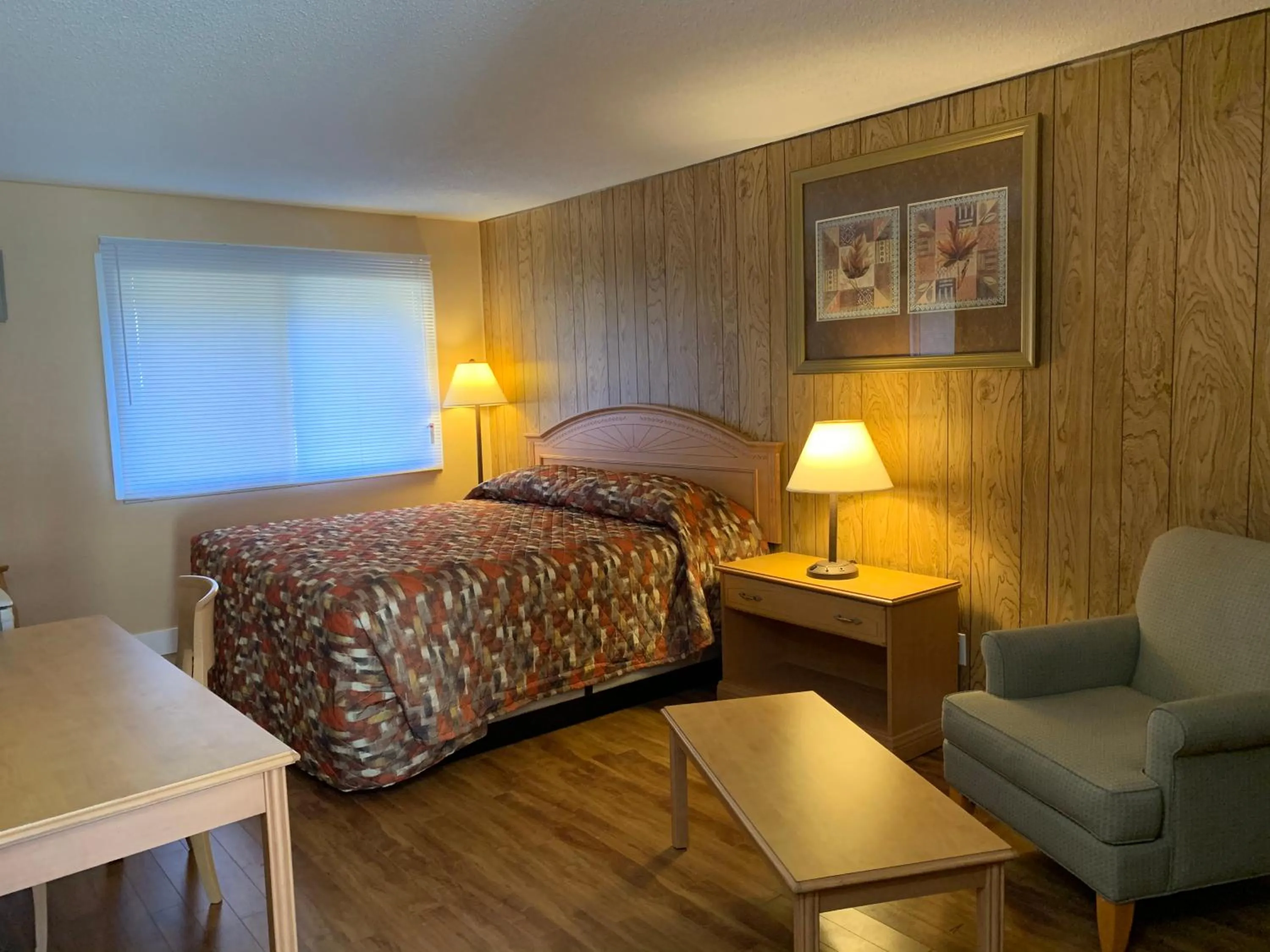 Bed in Green View Motel and RV Park