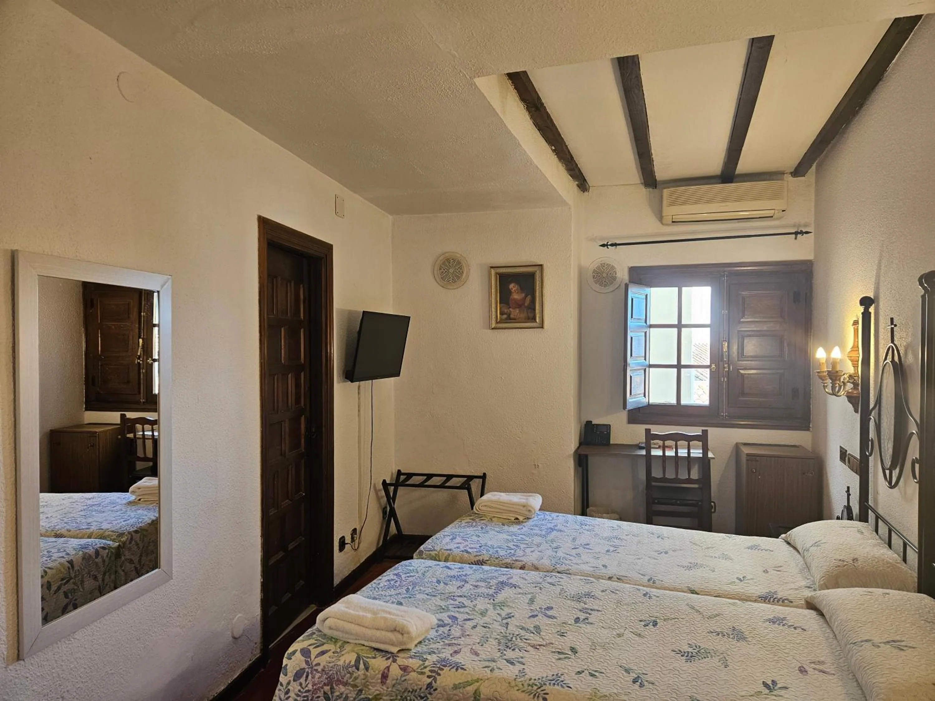 Bedroom, Bed in Hosteria Real de Zamora