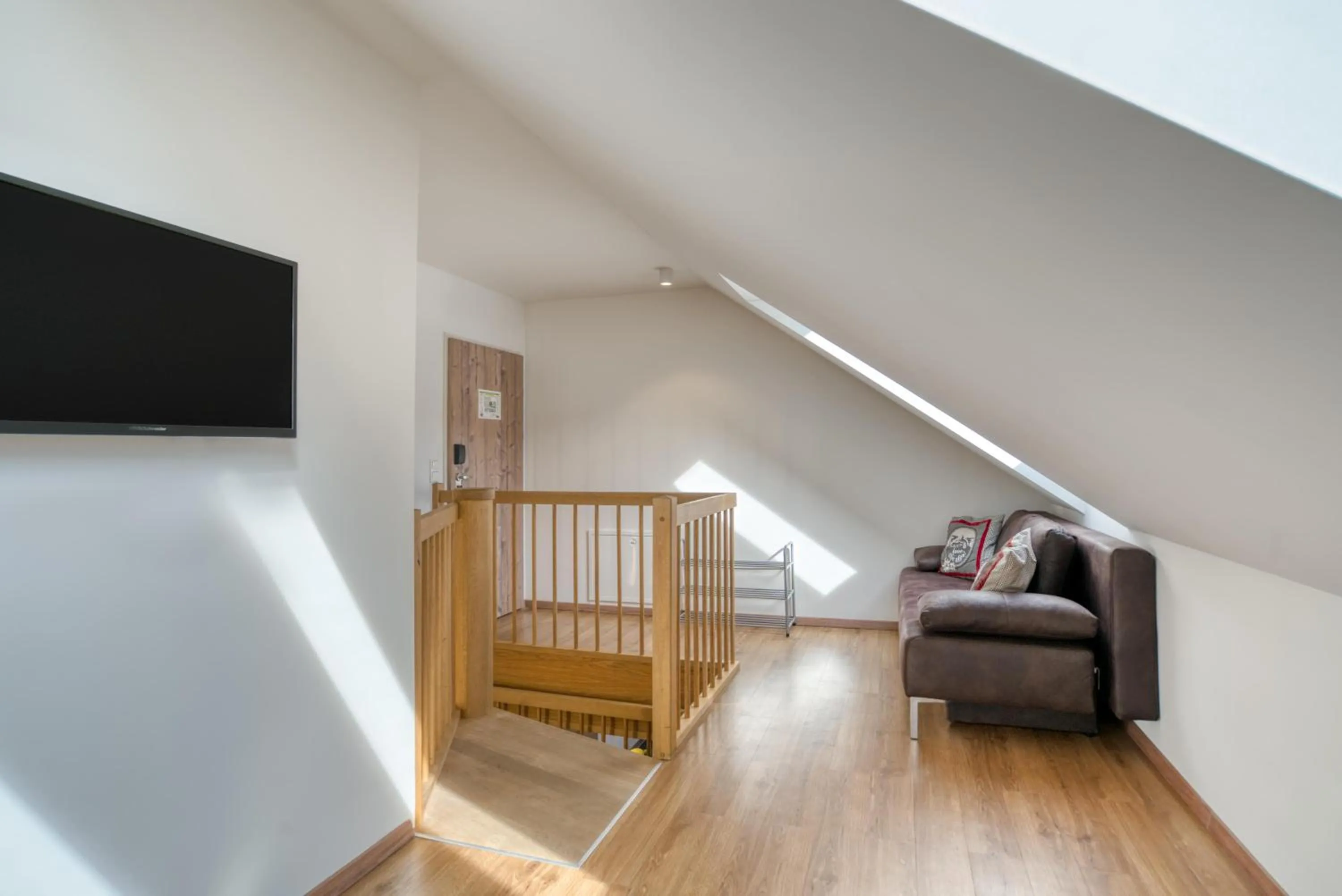 TV and multimedia in COOEE alpin Hotel Dachstein