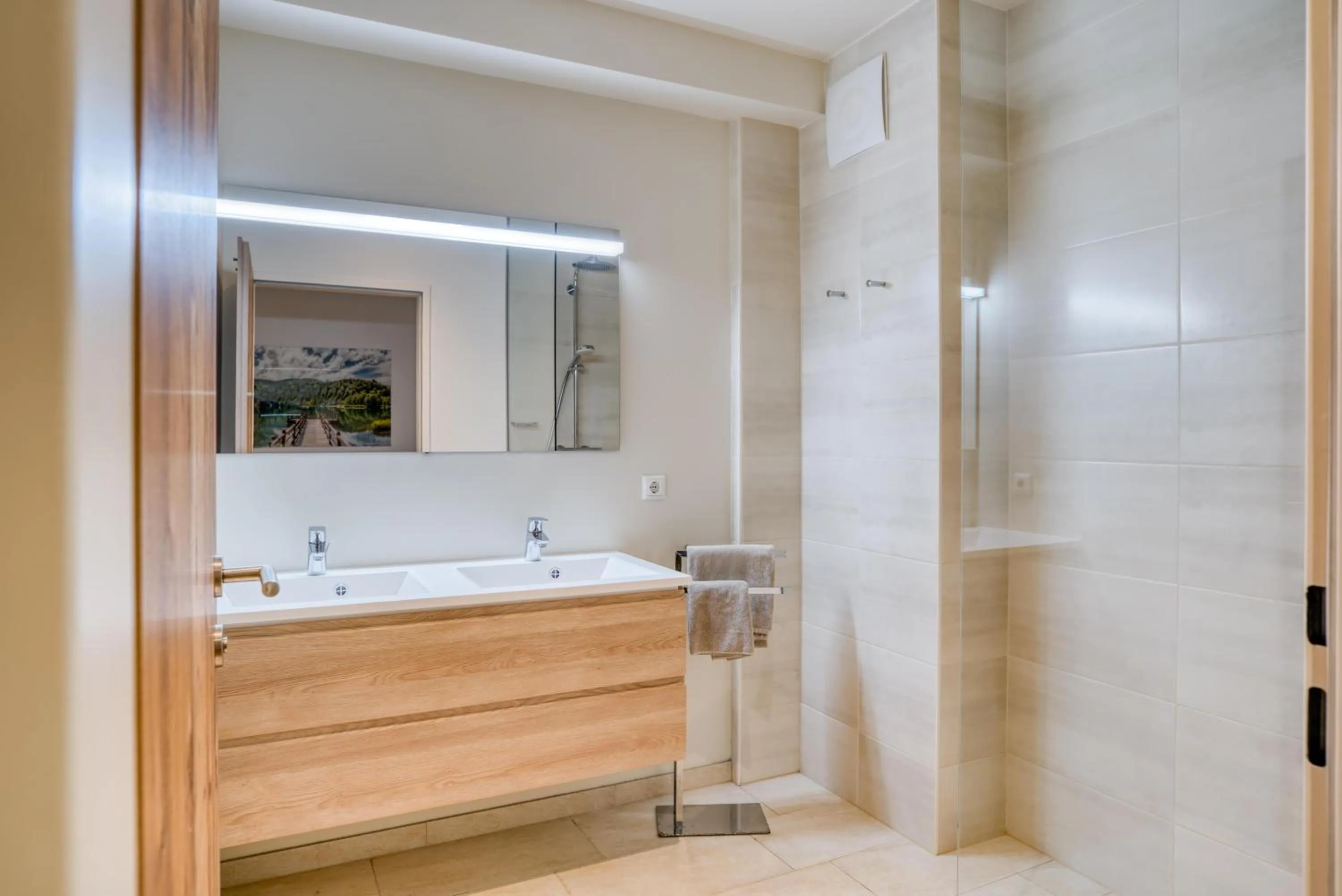 Shower in COOEE alpin Hotel Dachstein