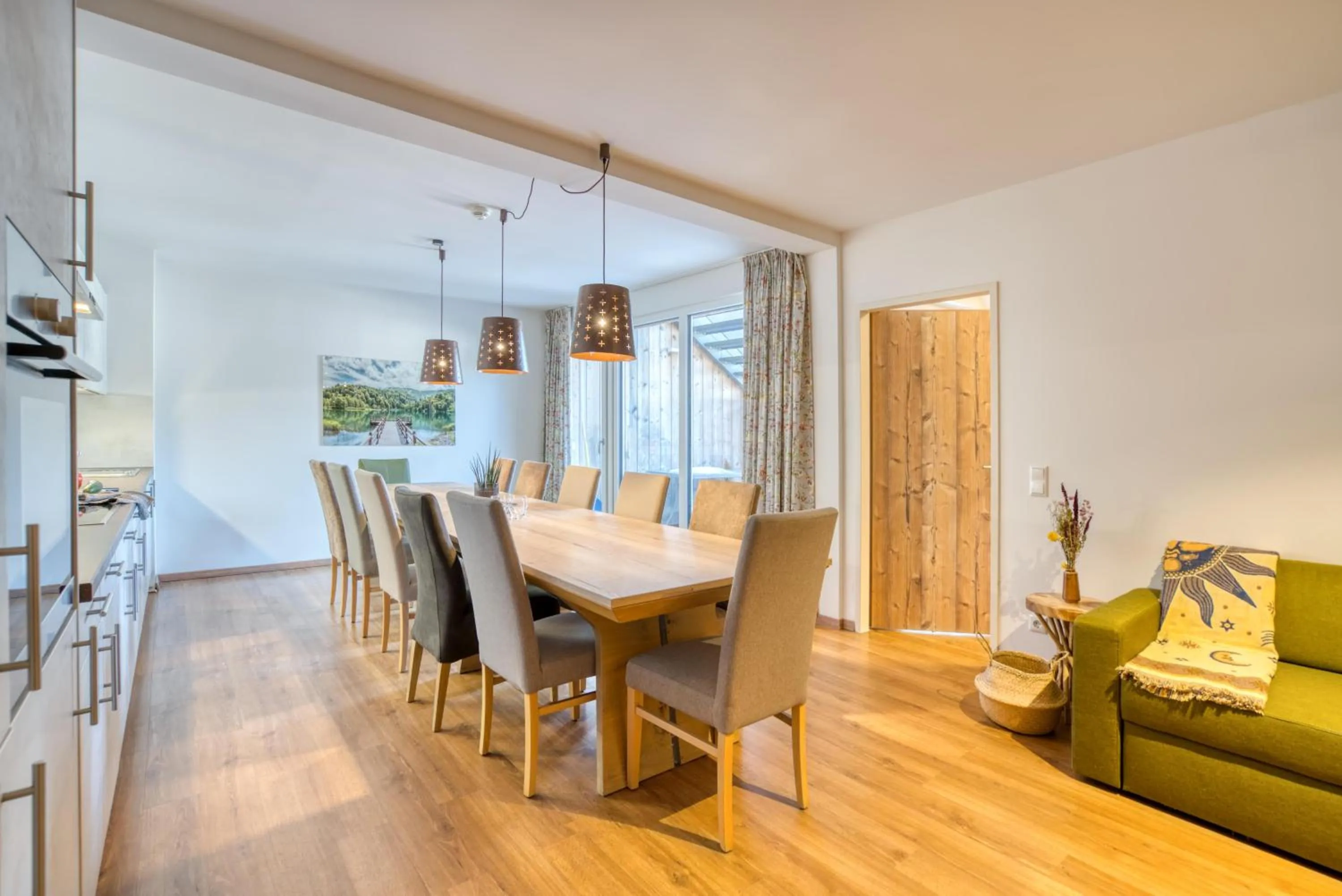 Kitchen or kitchenette in COOEE alpin Hotel Dachstein