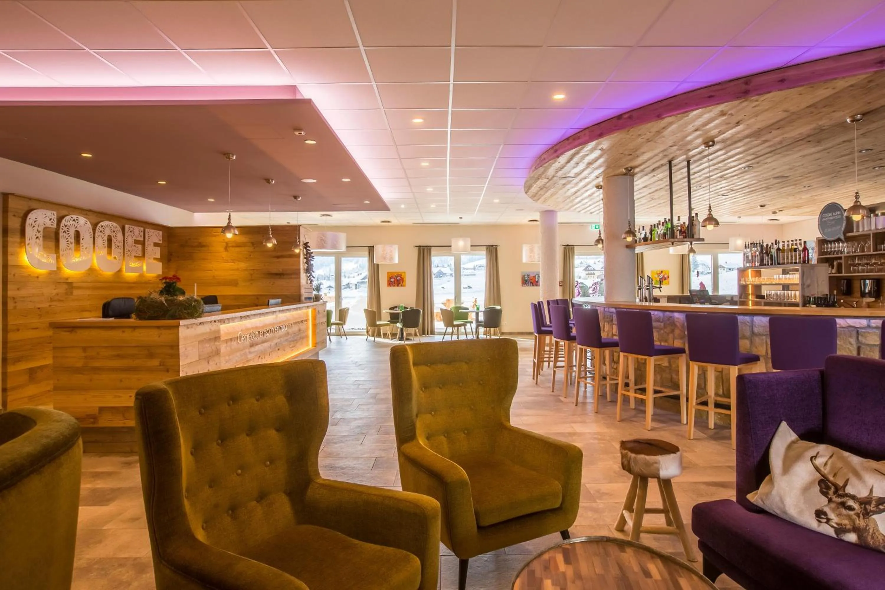 Lobby or reception in COOEE alpin Hotel Dachstein