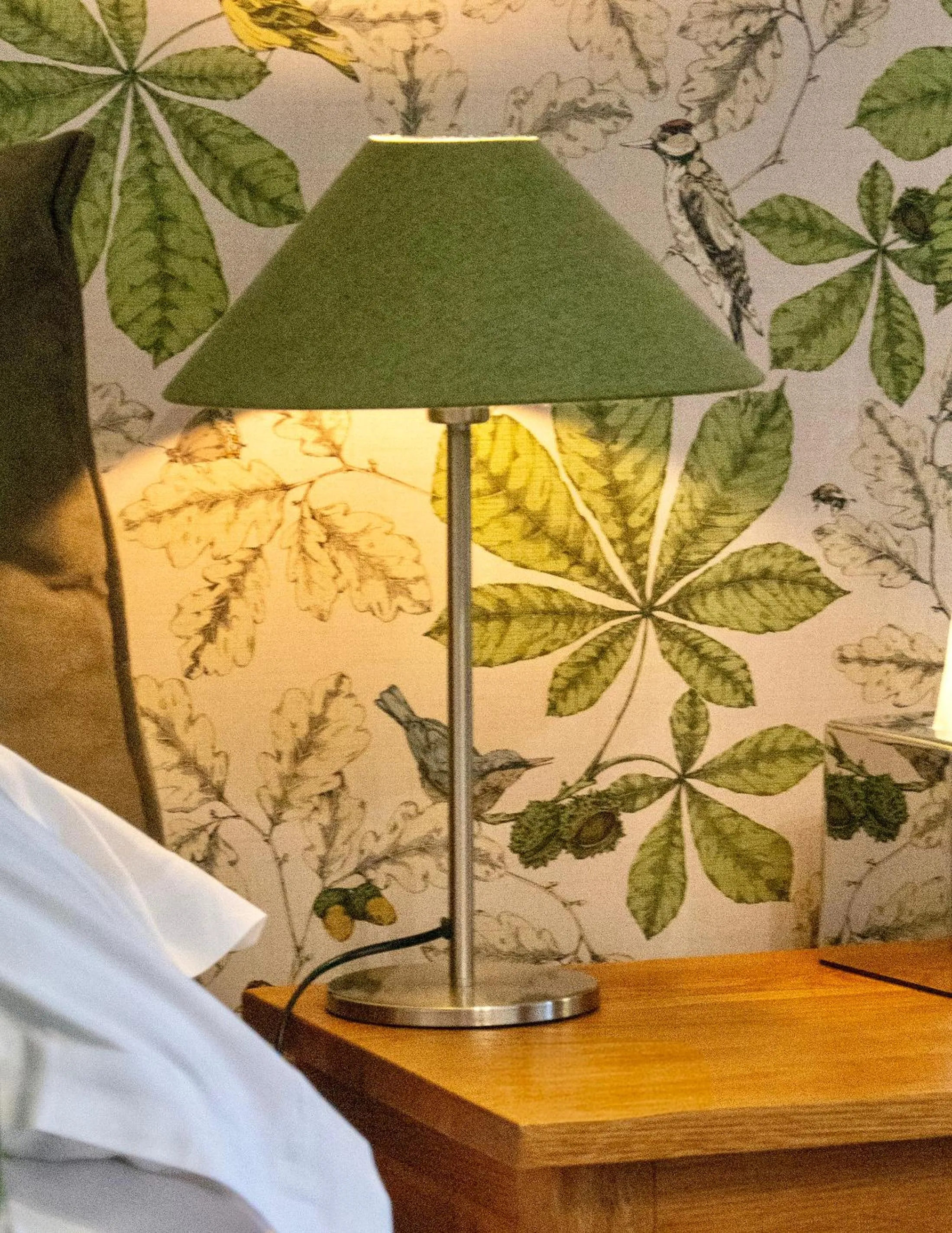 Bedroom, Bed in Red Lion Inn