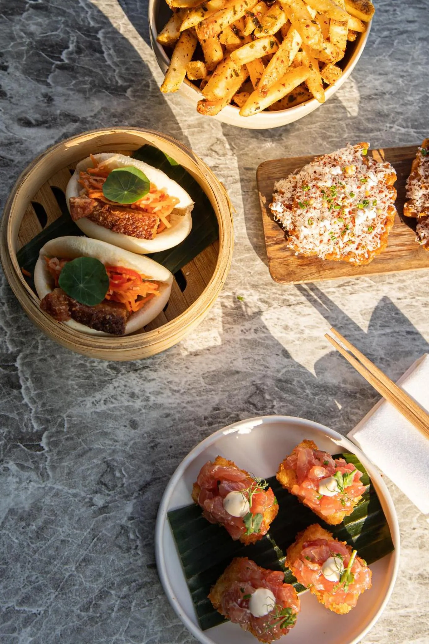 Restaurant/places to eat in Viceroy Chicago