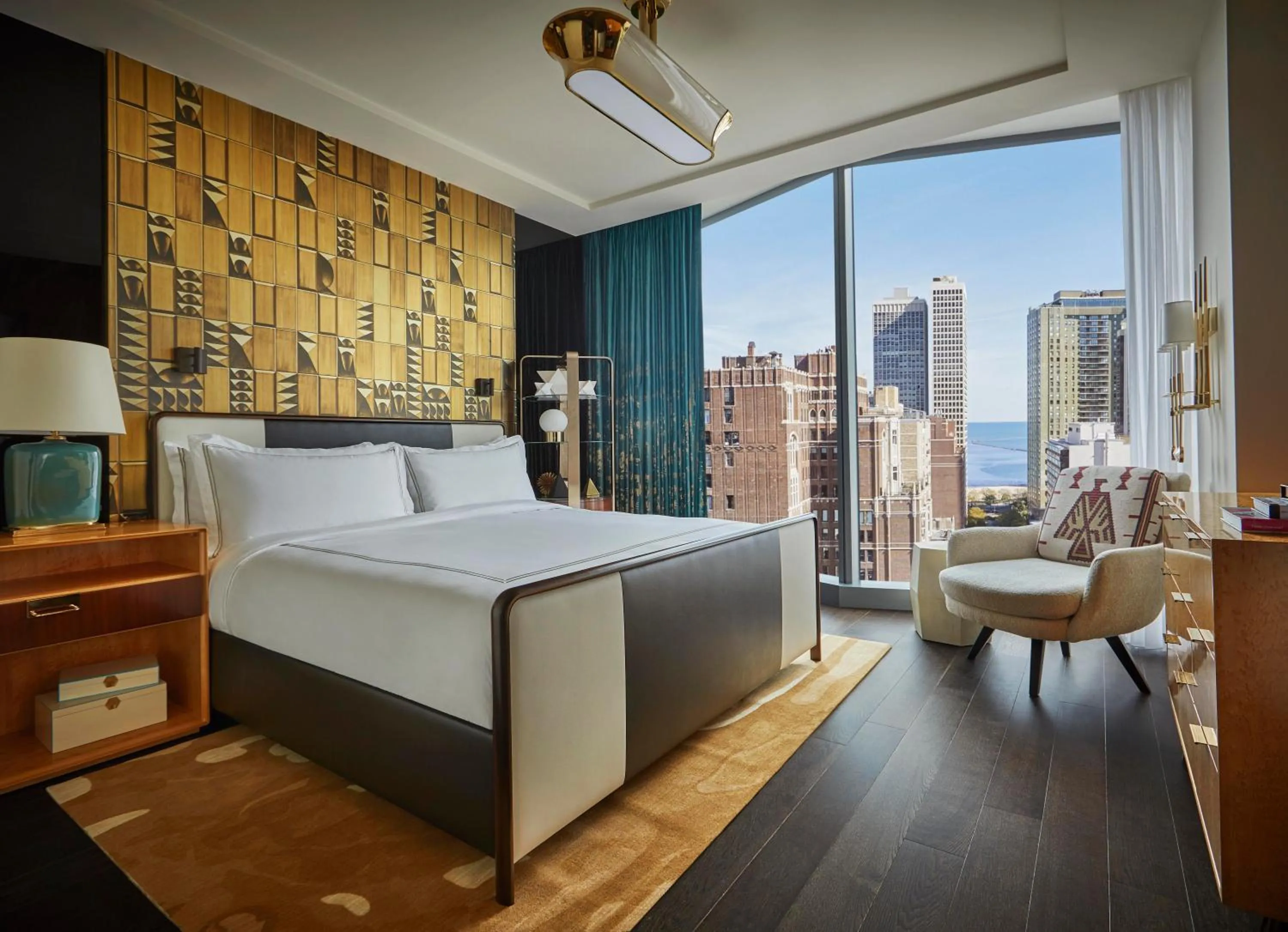 Bedroom, Bed in Viceroy Chicago