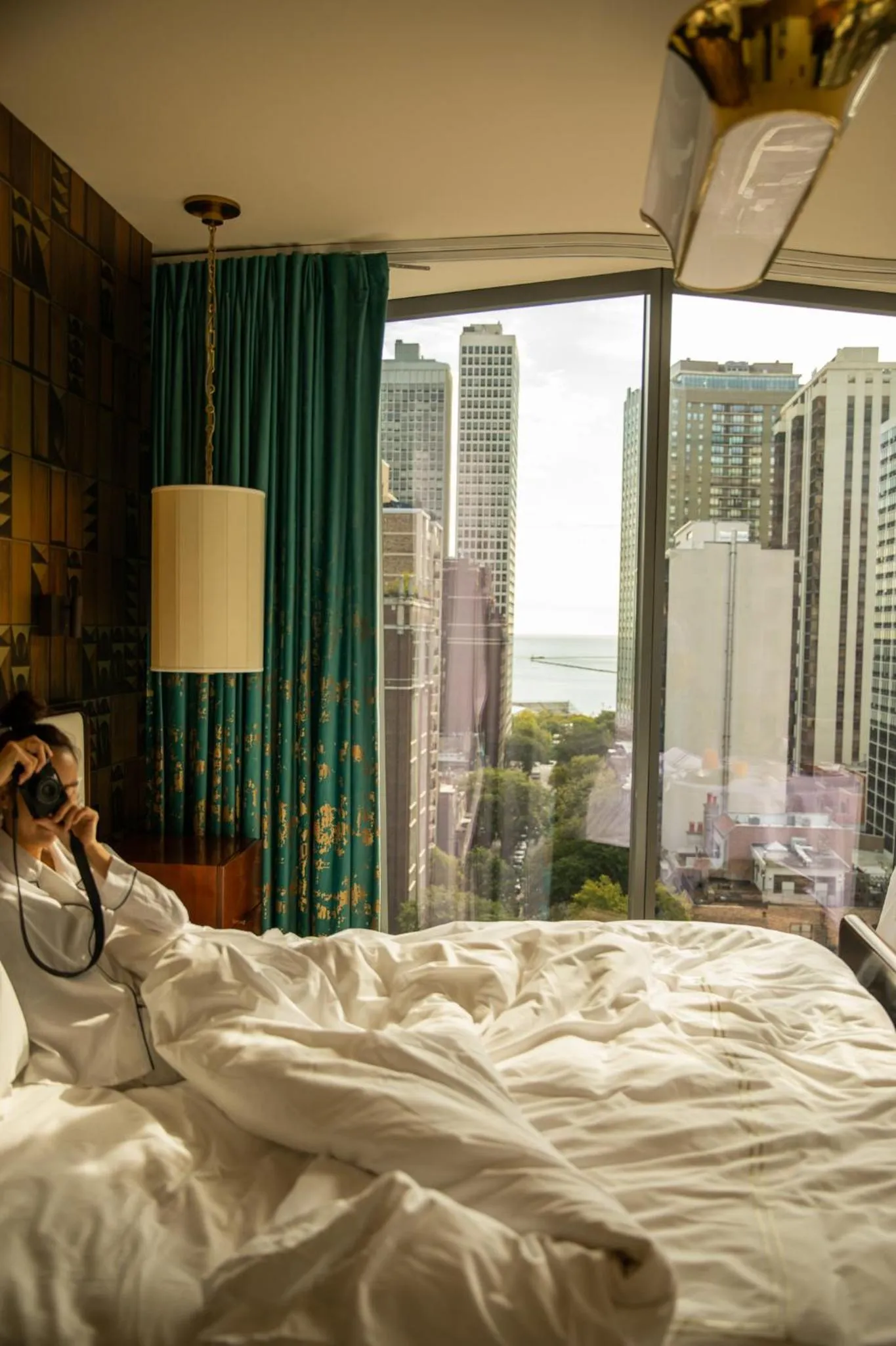 Property building, Bed in Viceroy Chicago