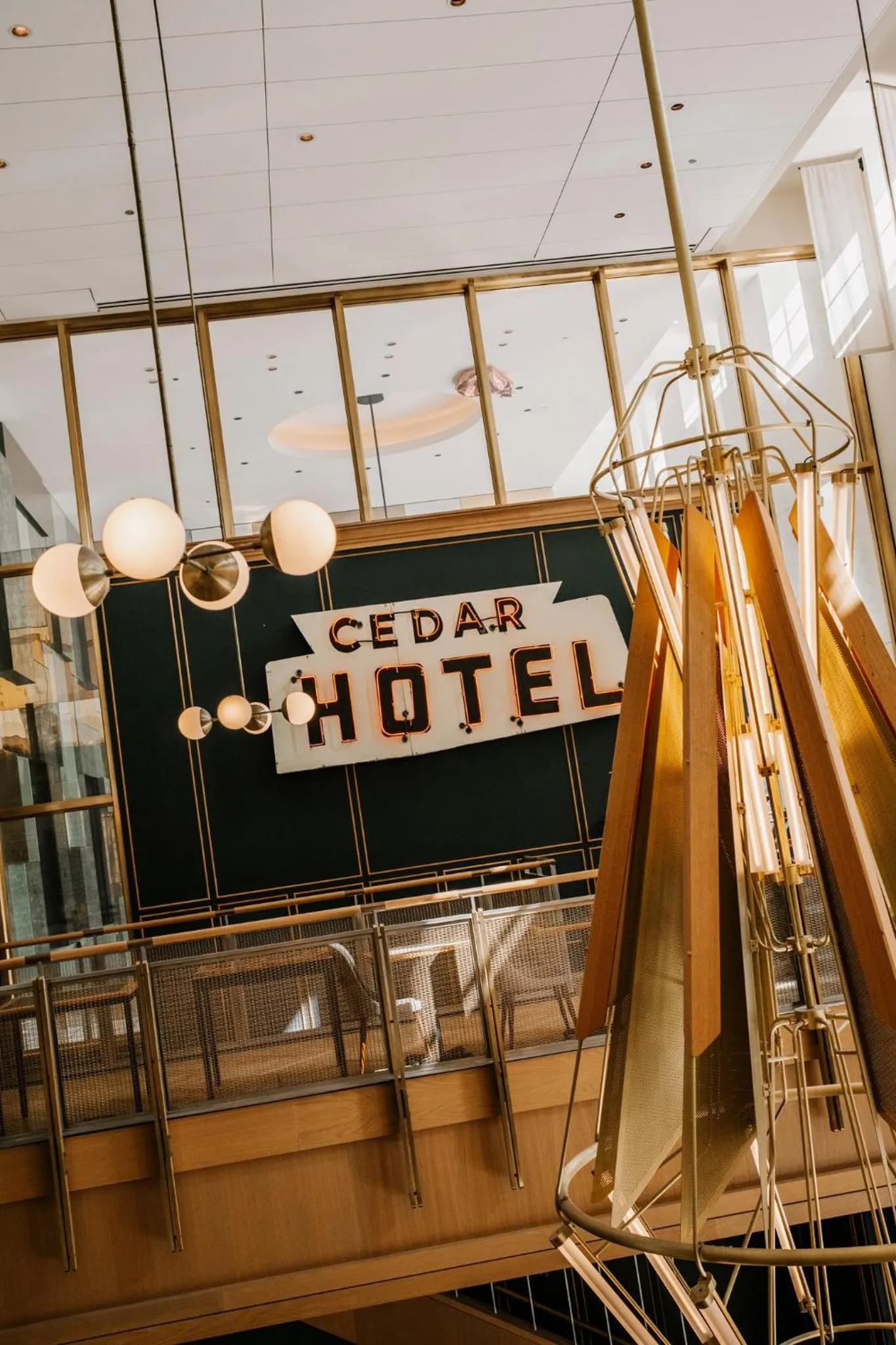 Restaurant/places to eat in Viceroy Chicago