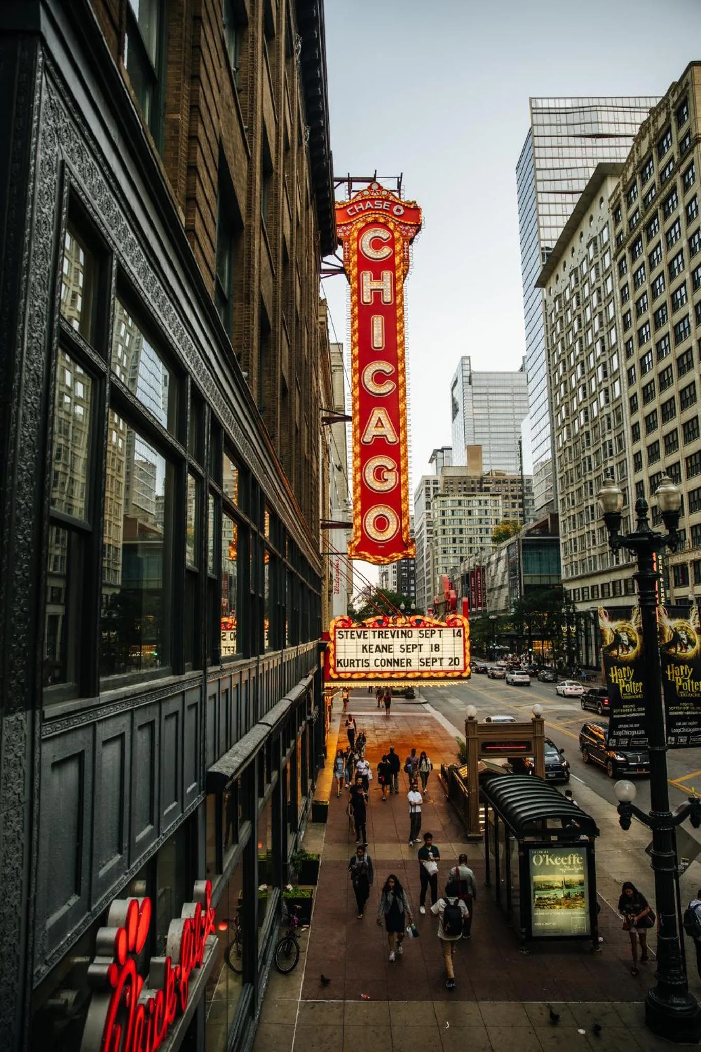 Property building in Viceroy Chicago