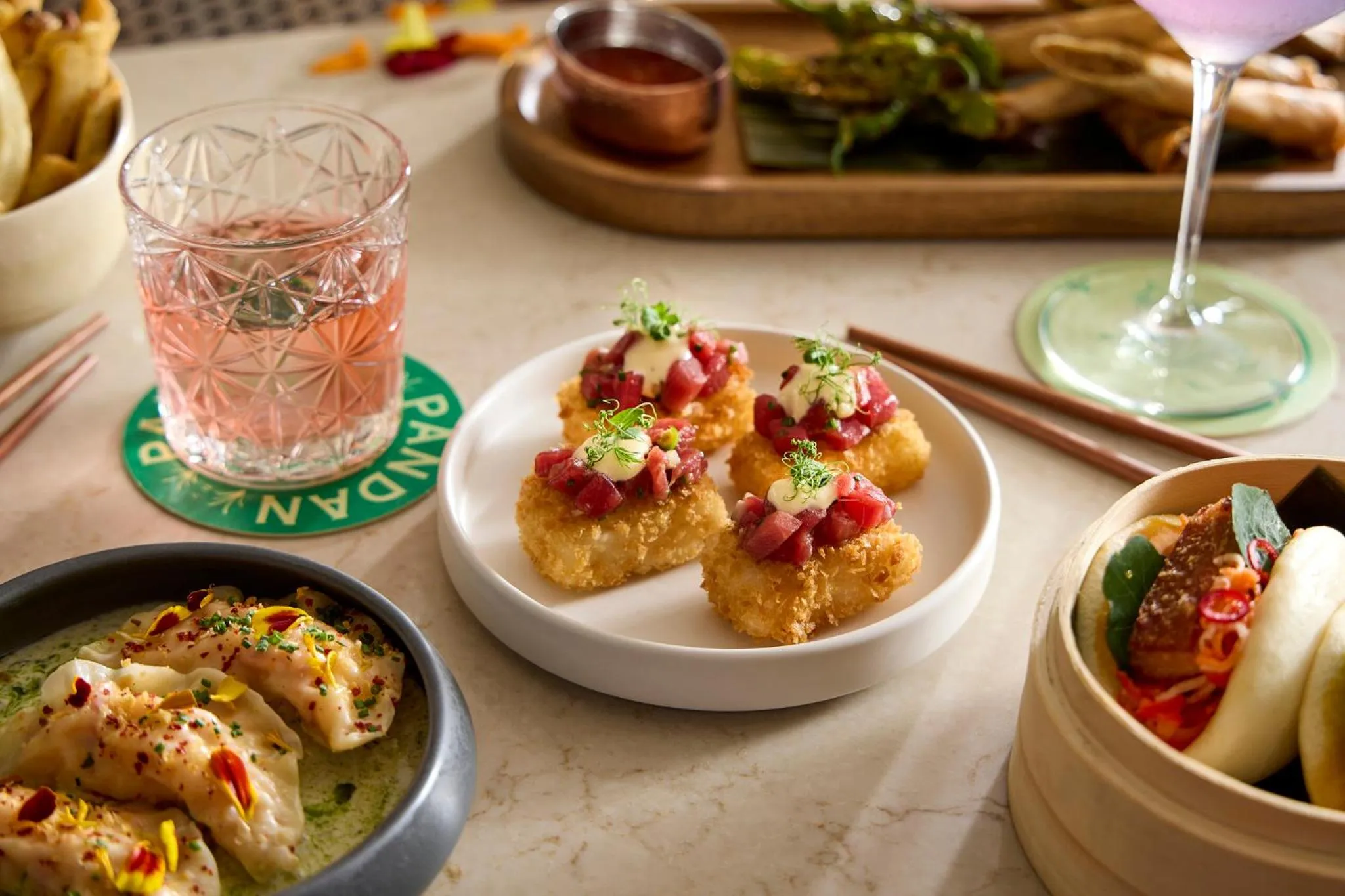 Restaurant/places to eat in Viceroy Chicago